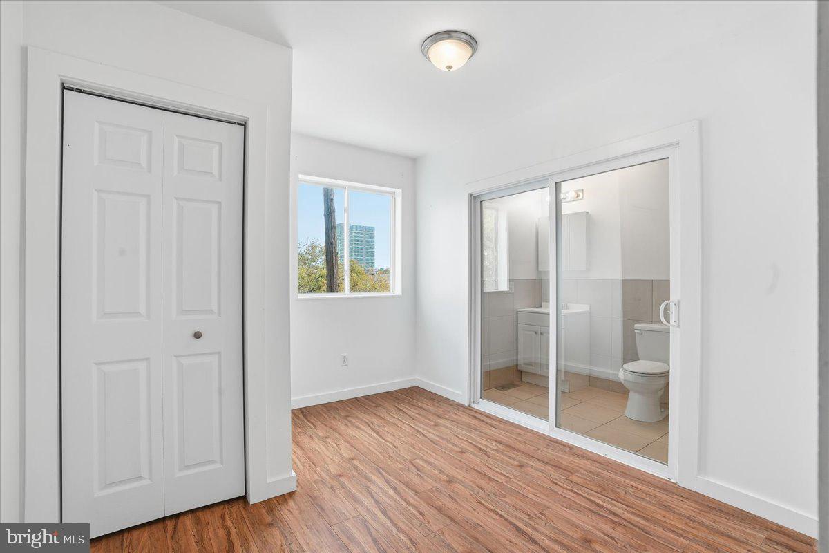 YORKTOWN - Residential Income