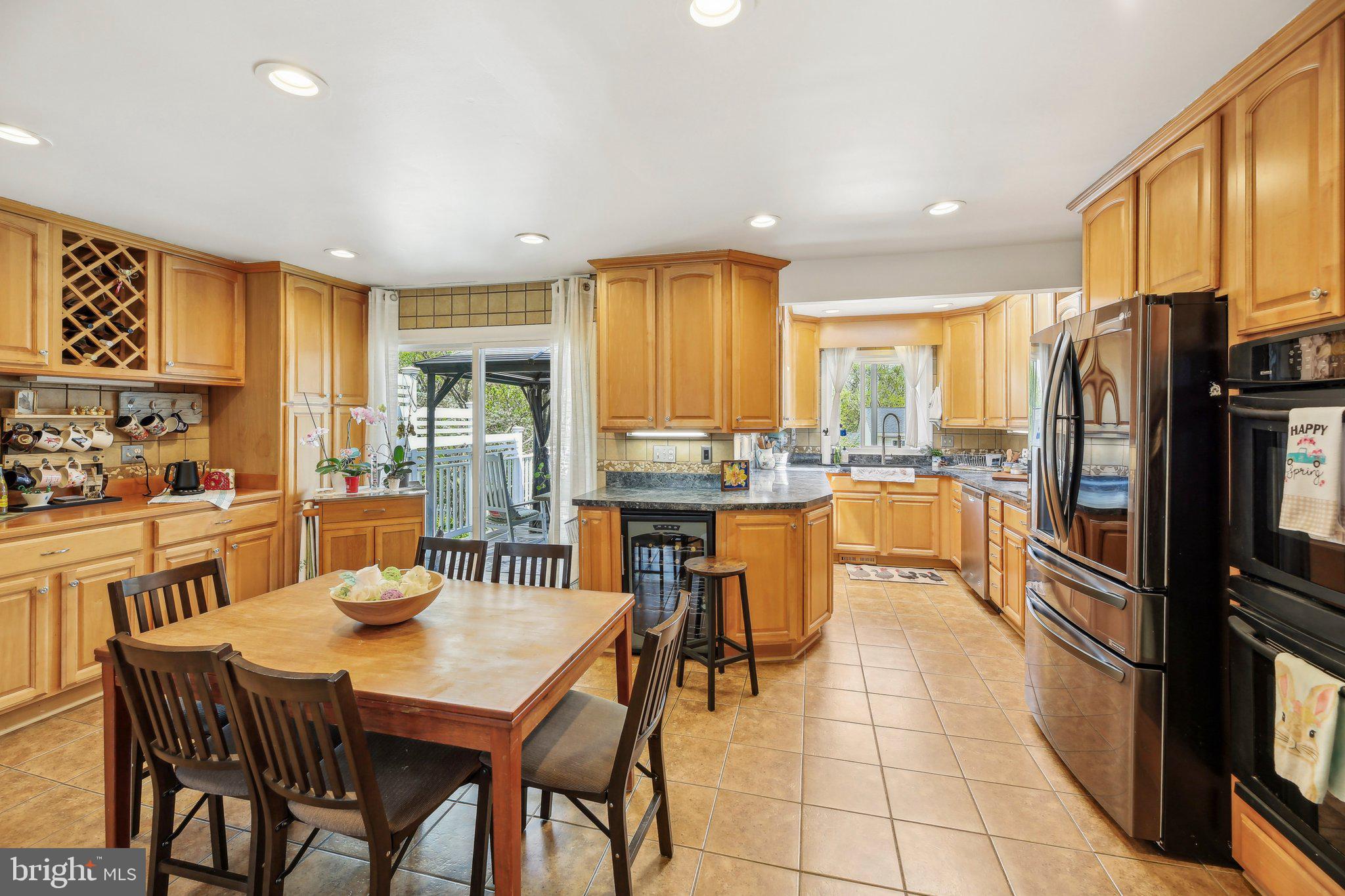 THE PROVINCES - Residential