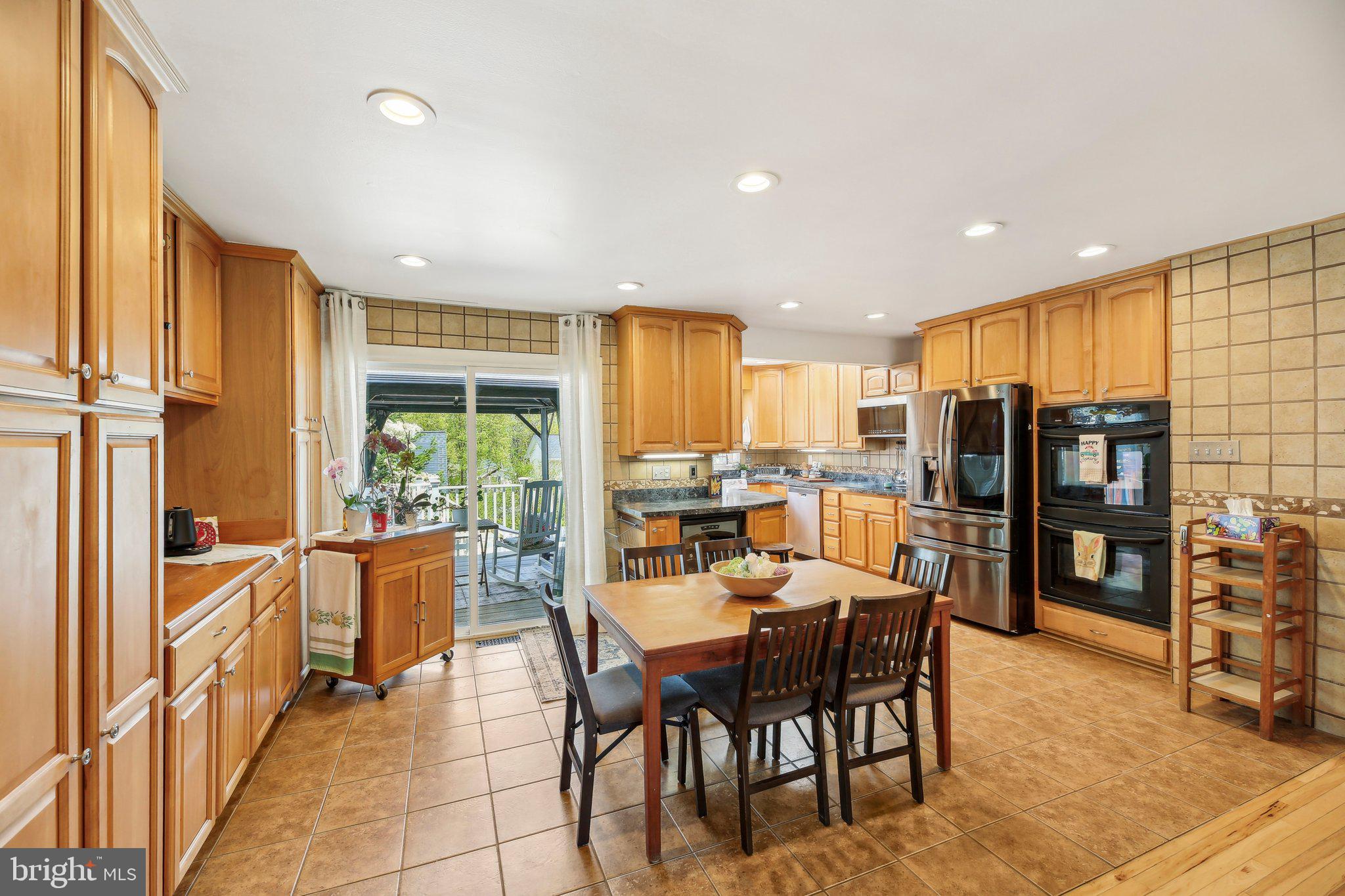 THE PROVINCES - Residential