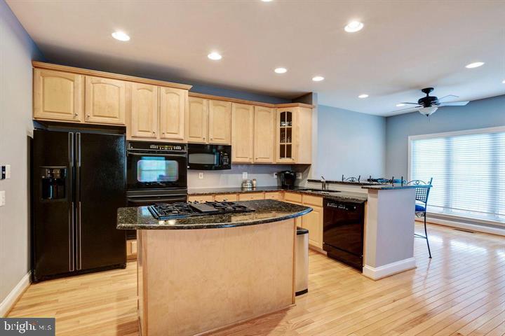 FAIRFAX CENTER LANDBAY - Residential Lease