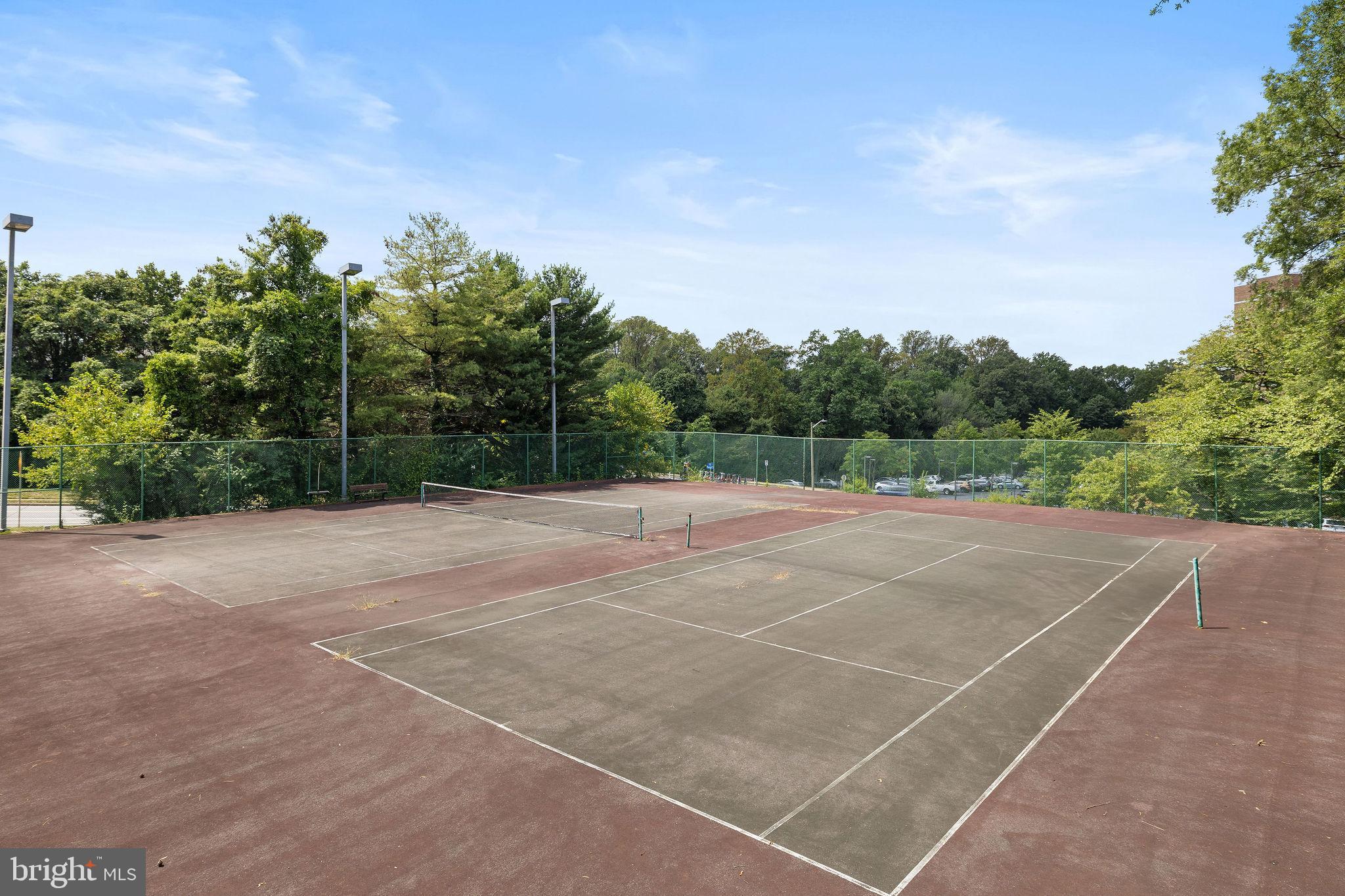 IDYLWOOD TOWERS CONDO - Residential