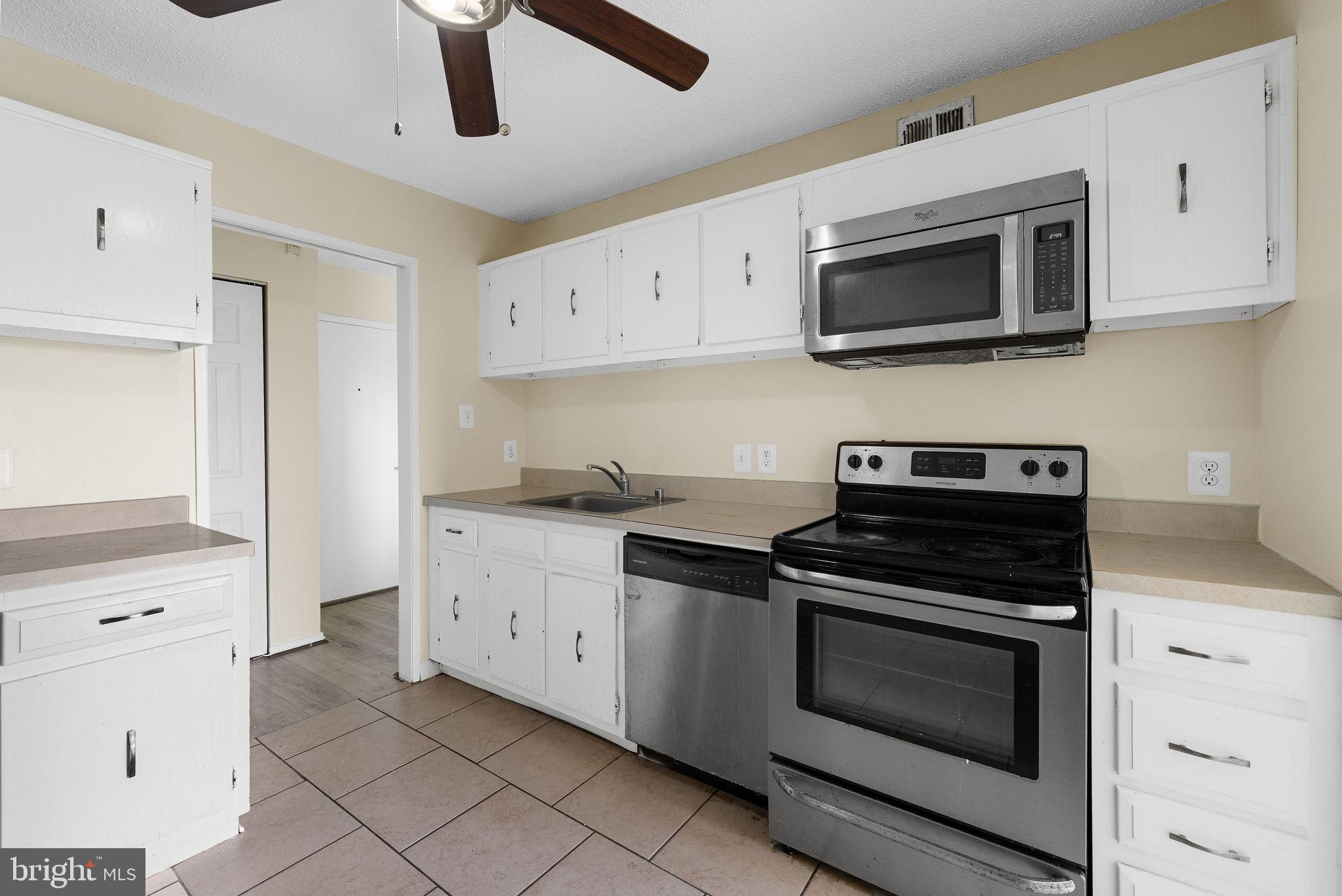 IDYLWOOD TOWERS CONDO - Residential