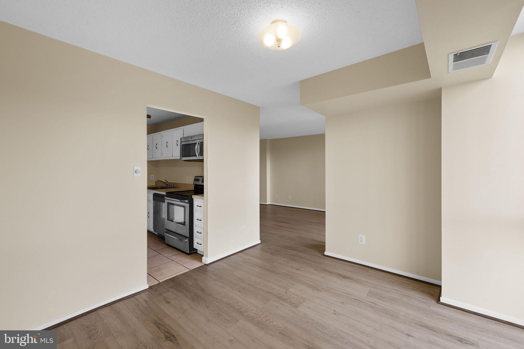 IDYLWOOD TOWERS CONDO - Residential