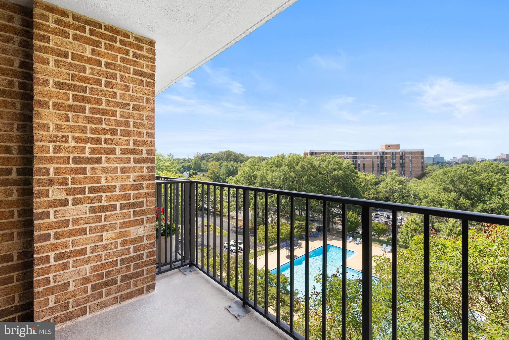 IDYLWOOD TOWERS CONDO - Residential