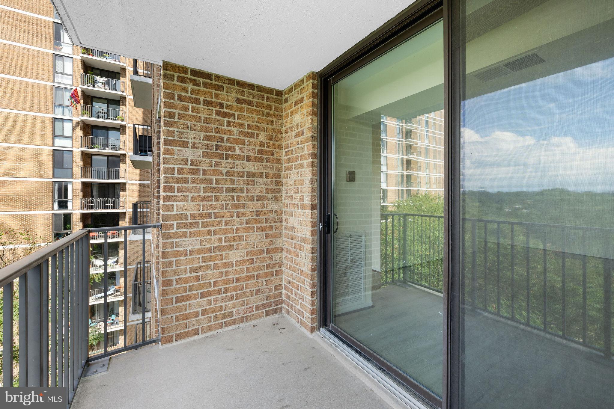 IDYLWOOD TOWERS CONDO - Residential