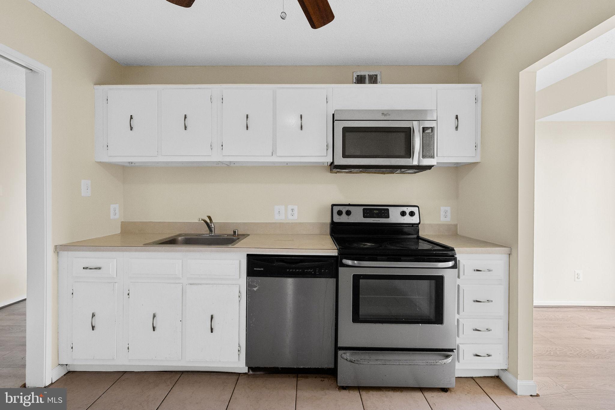 IDYLWOOD TOWERS CONDO - Residential