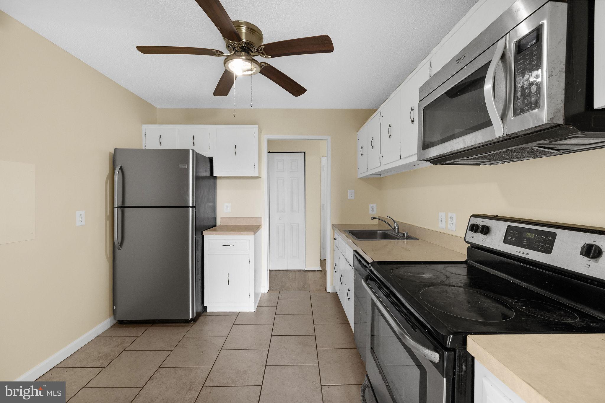 IDYLWOOD TOWERS CONDO - Residential