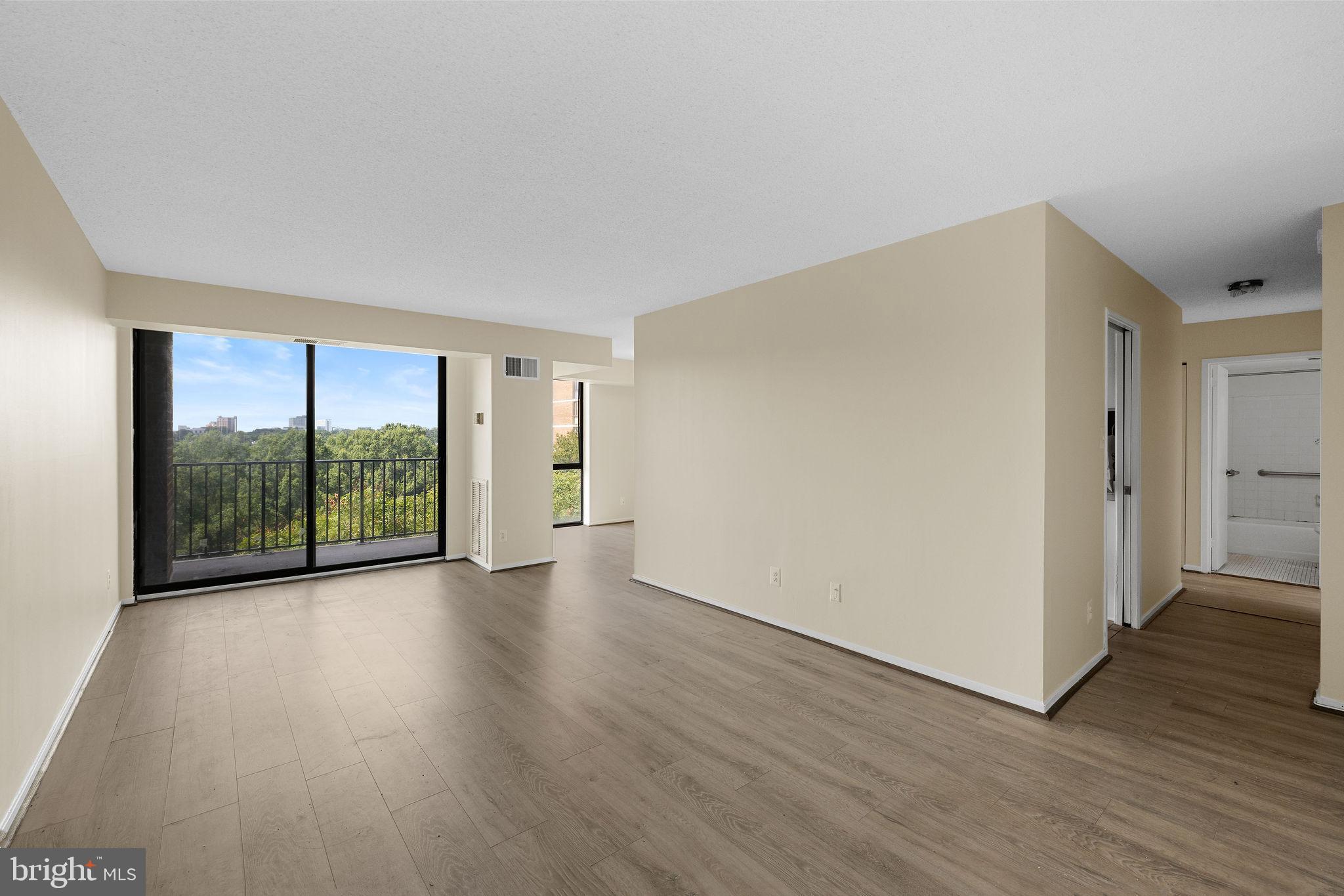 IDYLWOOD TOWERS CONDO - Residential