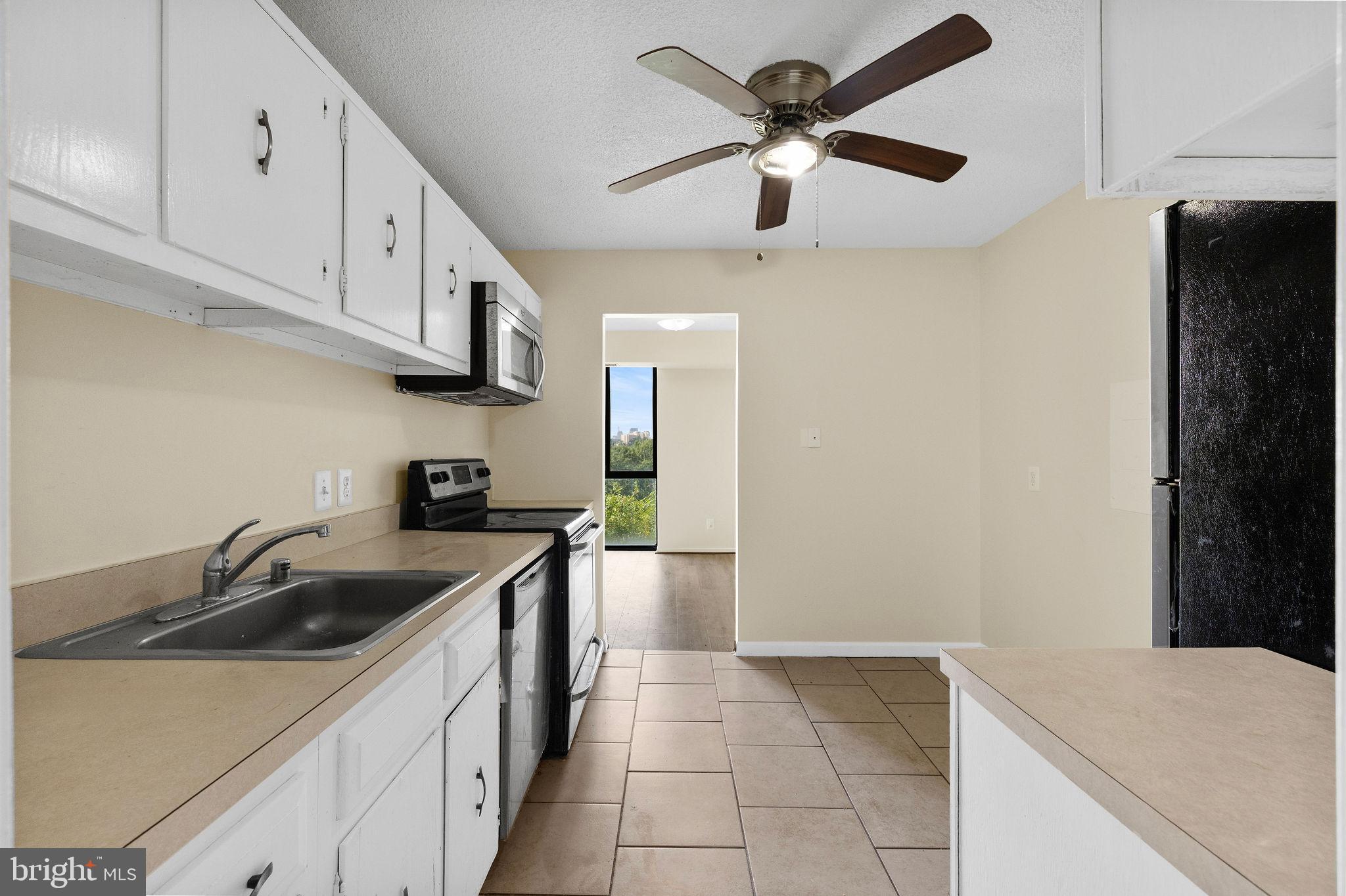 IDYLWOOD TOWERS CONDO - Residential