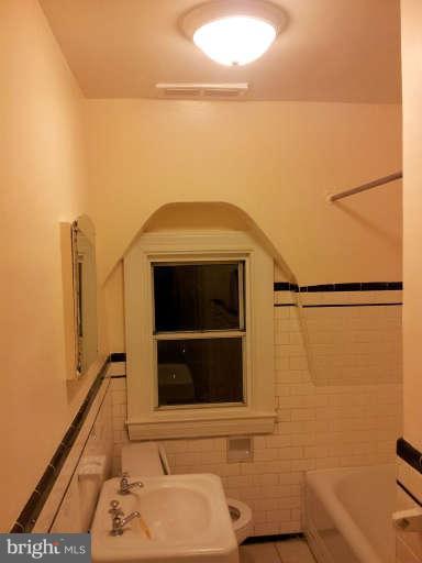 CARROLL-SOUTH HILTON - Residential Lease