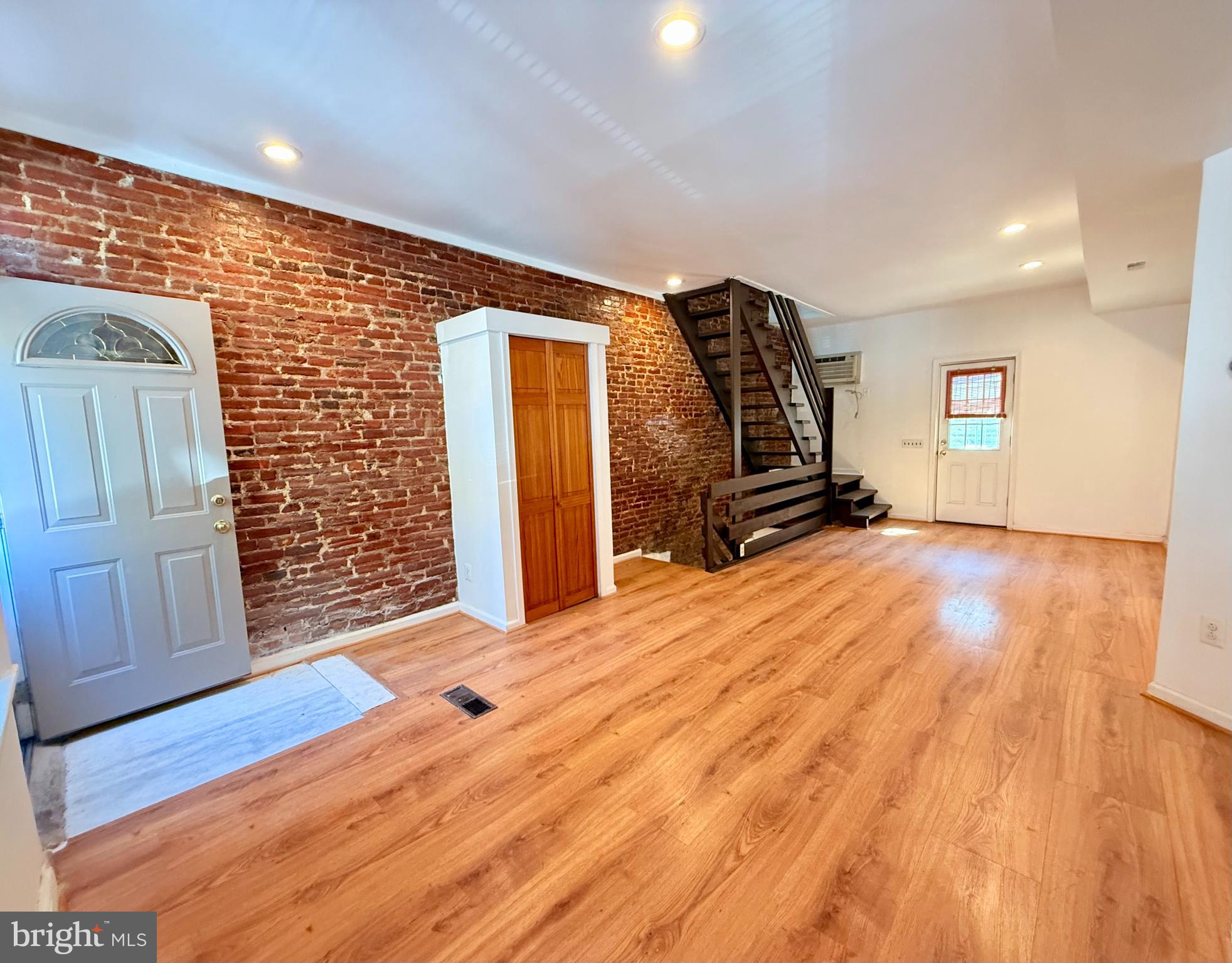 FAIRMOUNT - Residential