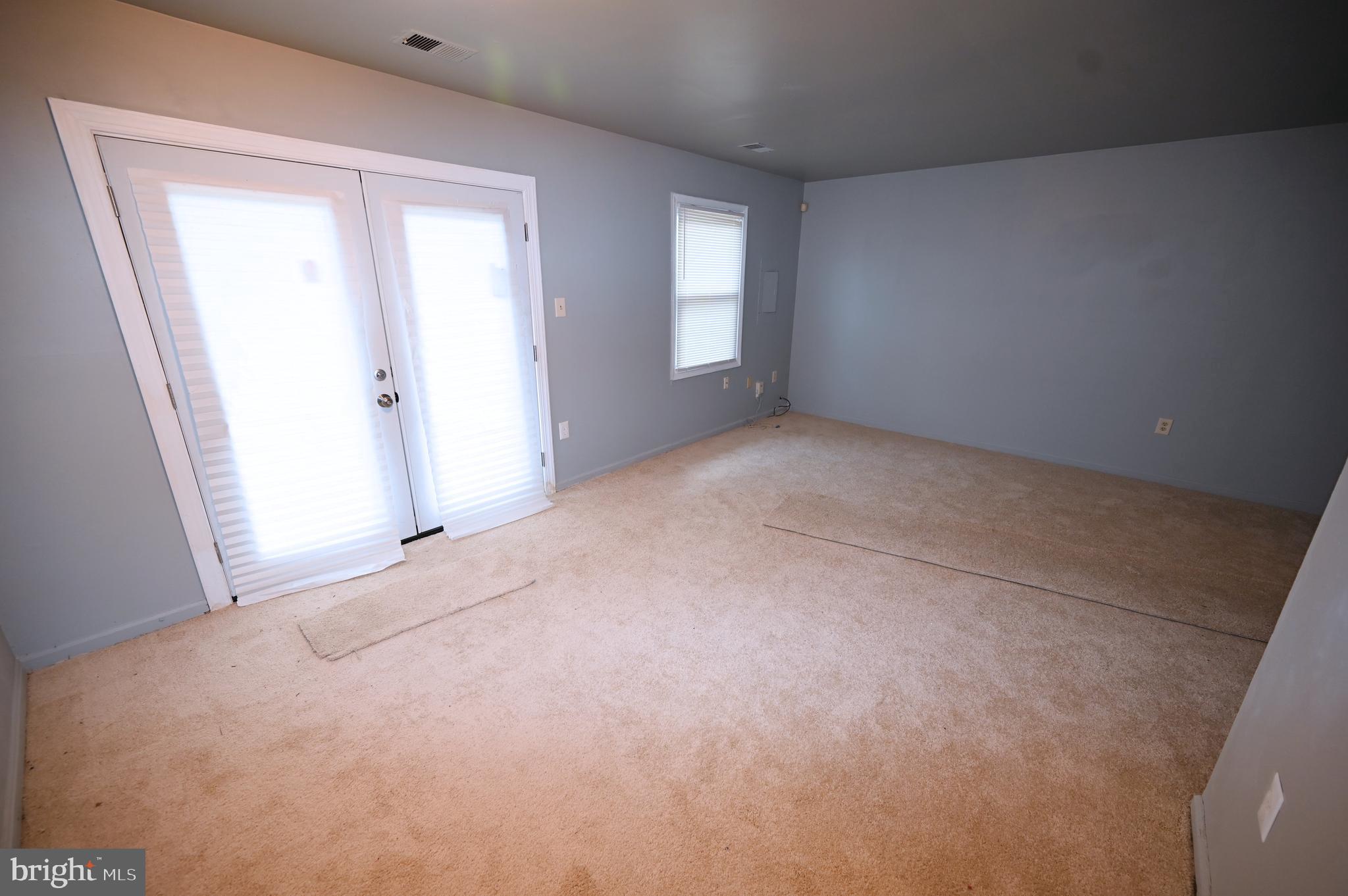 HILLCREST TOWNE - Residential