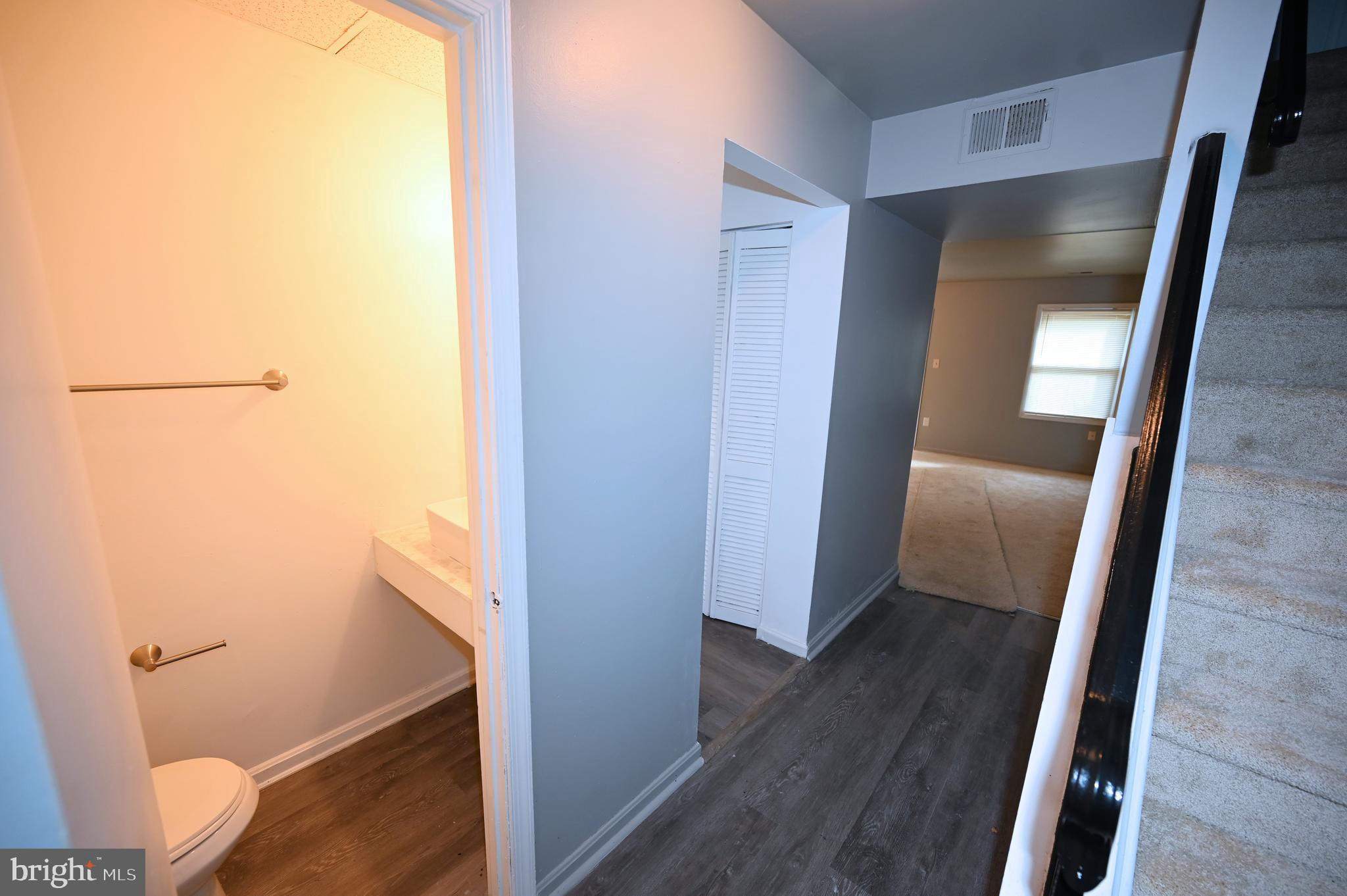 HILLCREST TOWNE - Residential