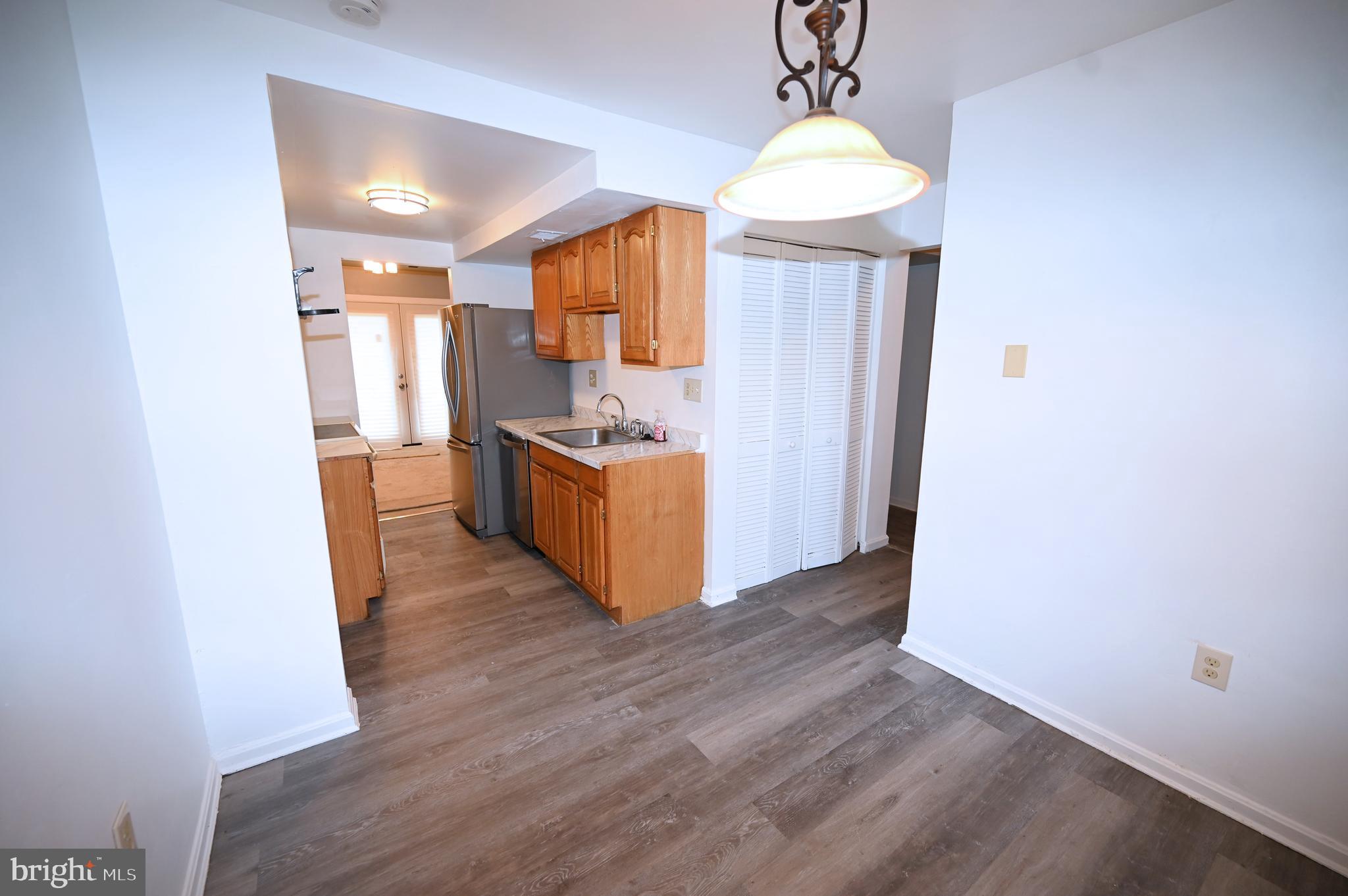 HILLCREST TOWNE - Residential