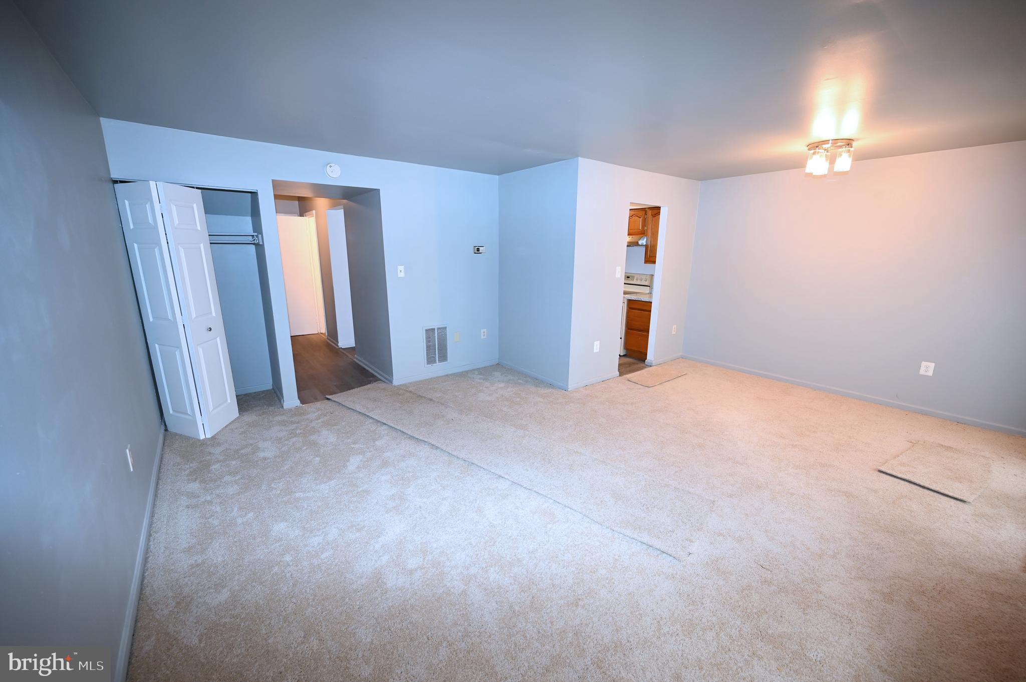 HILLCREST TOWNE - Residential