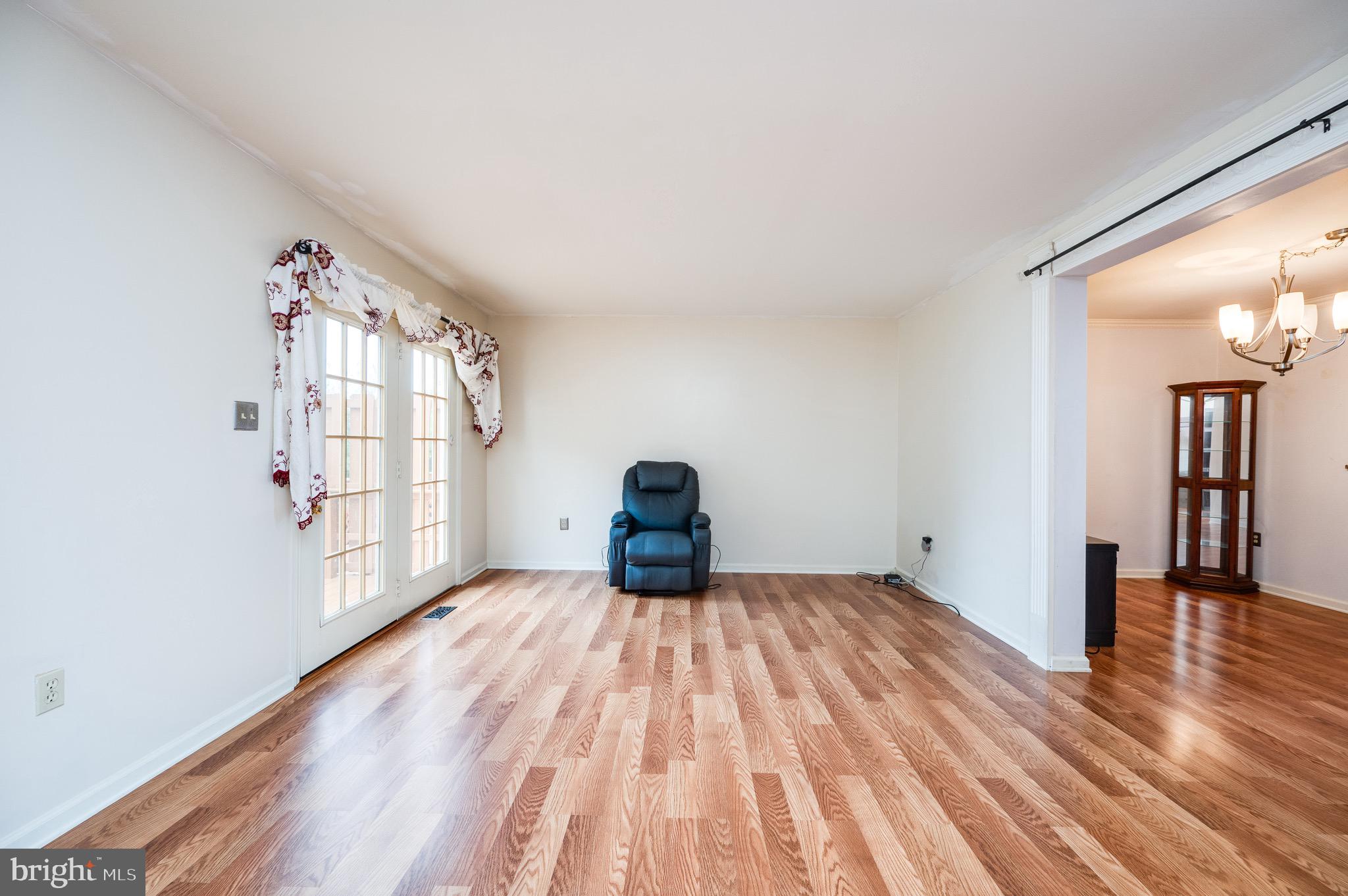 LAUREL SPRINGS - Residential