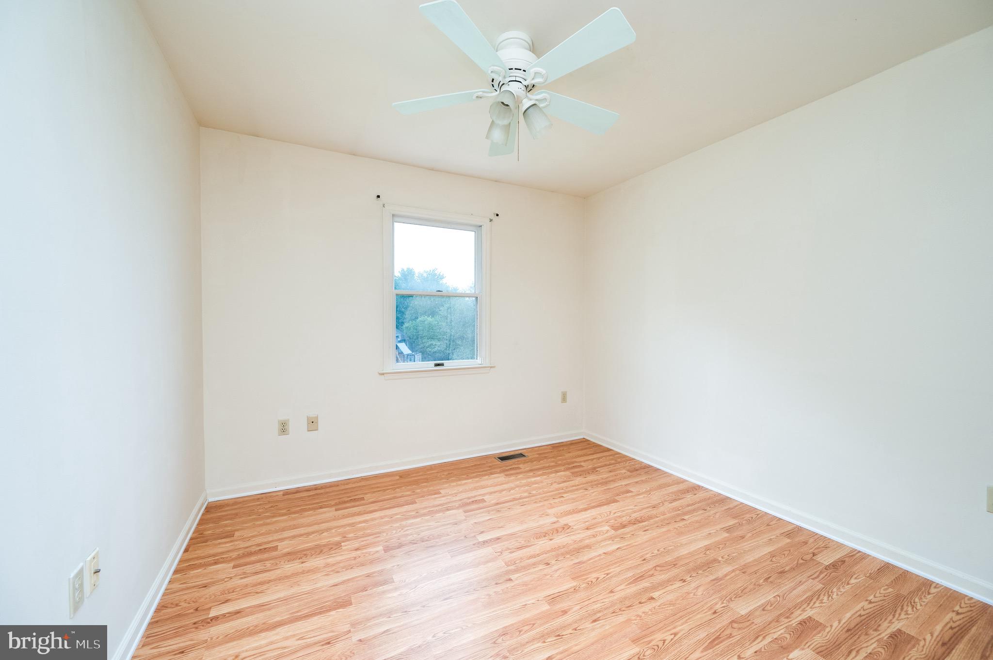 LAUREL SPRINGS - Residential