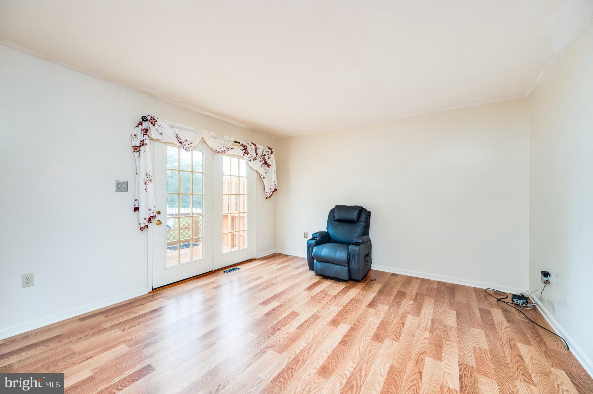 LAUREL SPRINGS - Residential