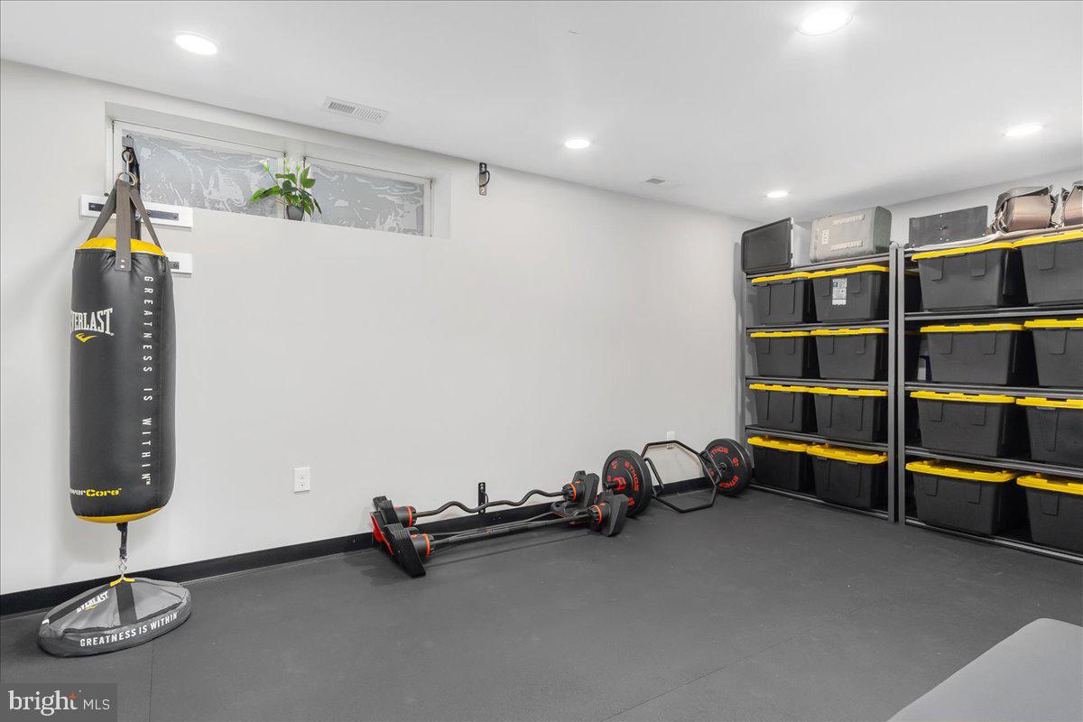 WHITTIER POND - Residential