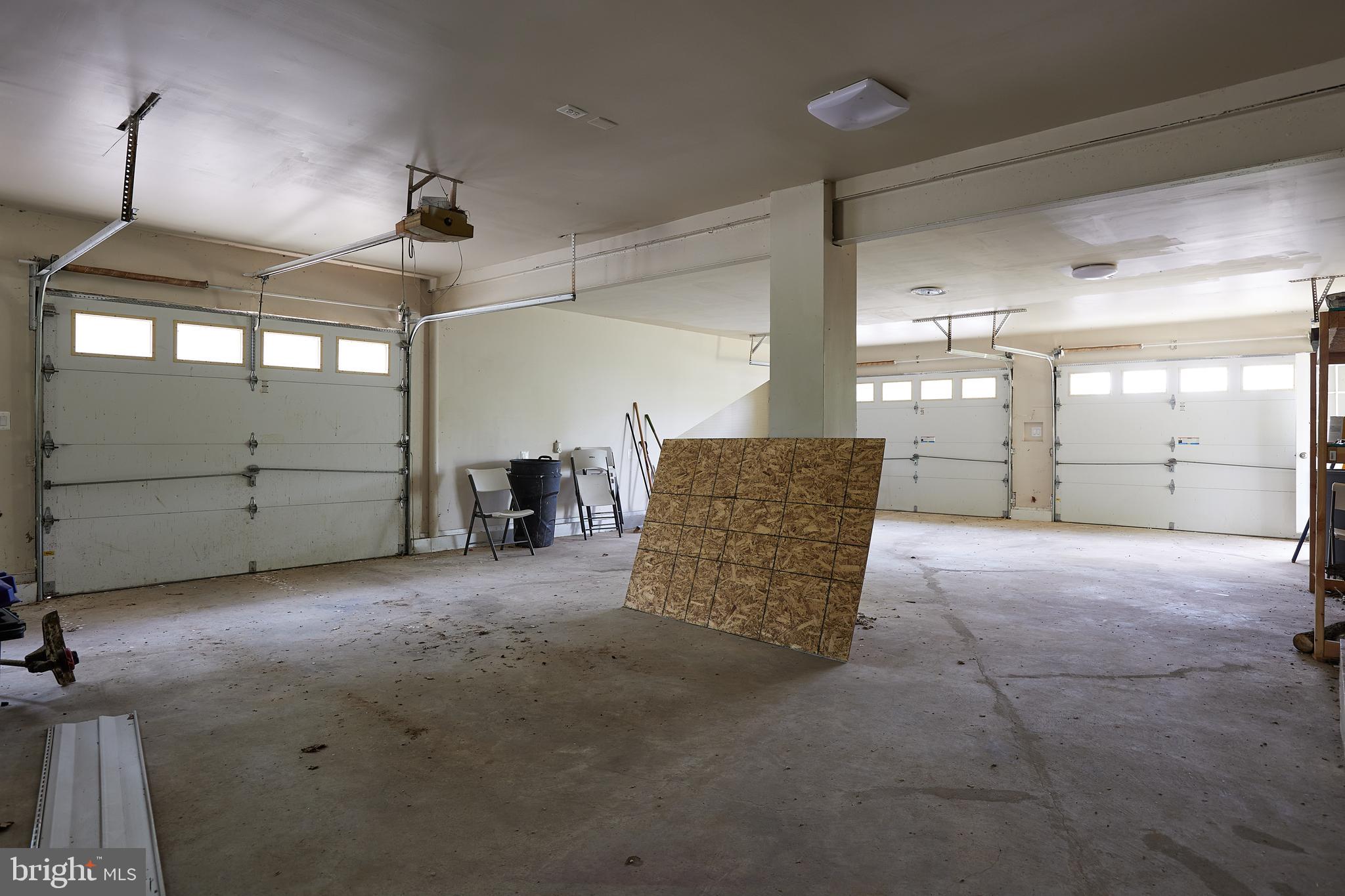 BARNESVILLE OUTSIDE - Land