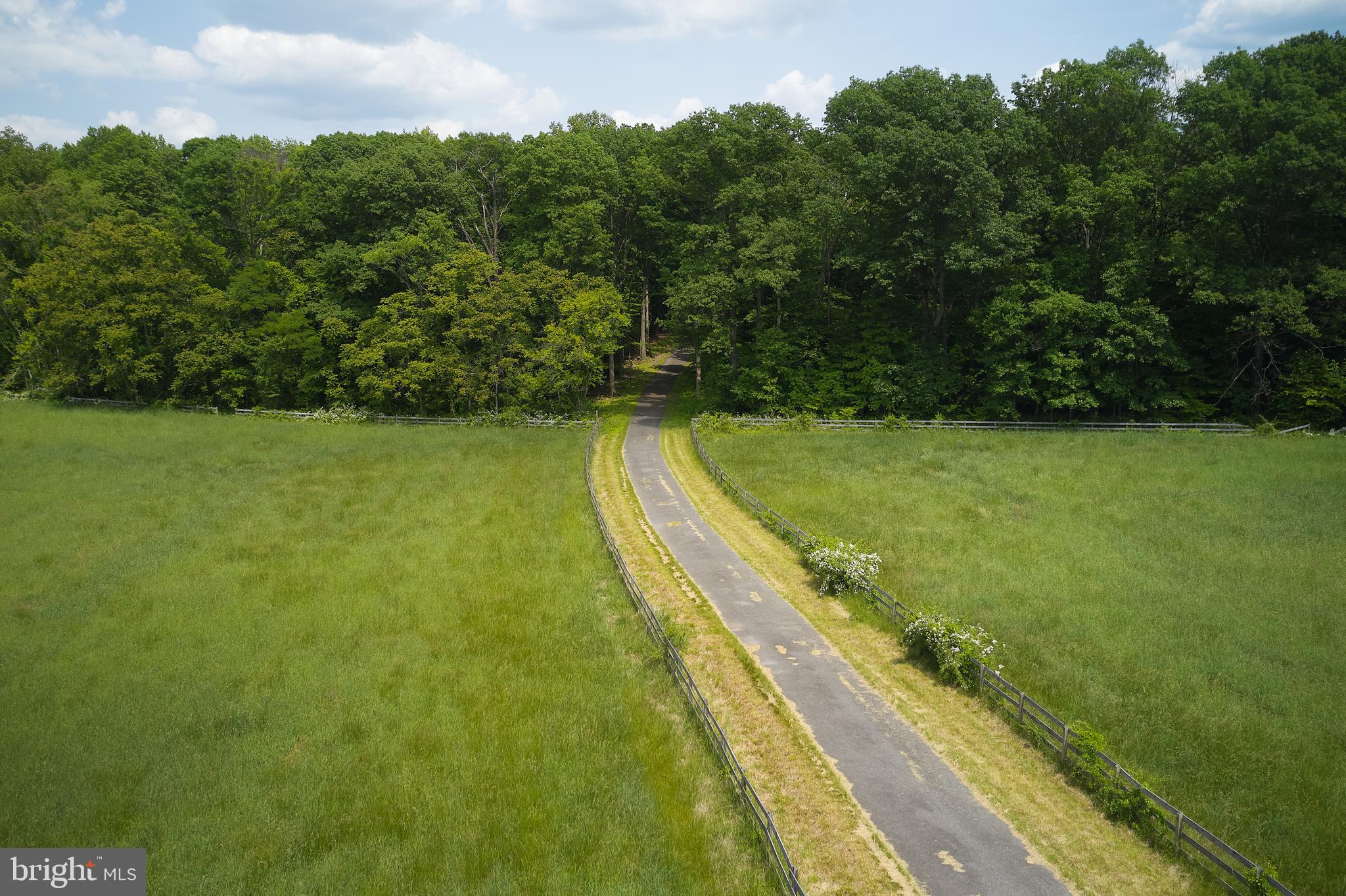 BARNESVILLE OUTSIDE - Land