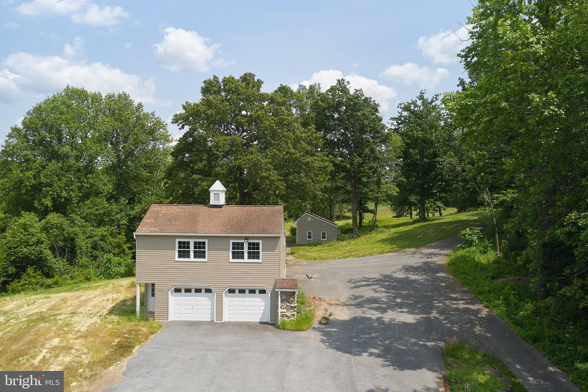 BARNESVILLE OUTSIDE - Land