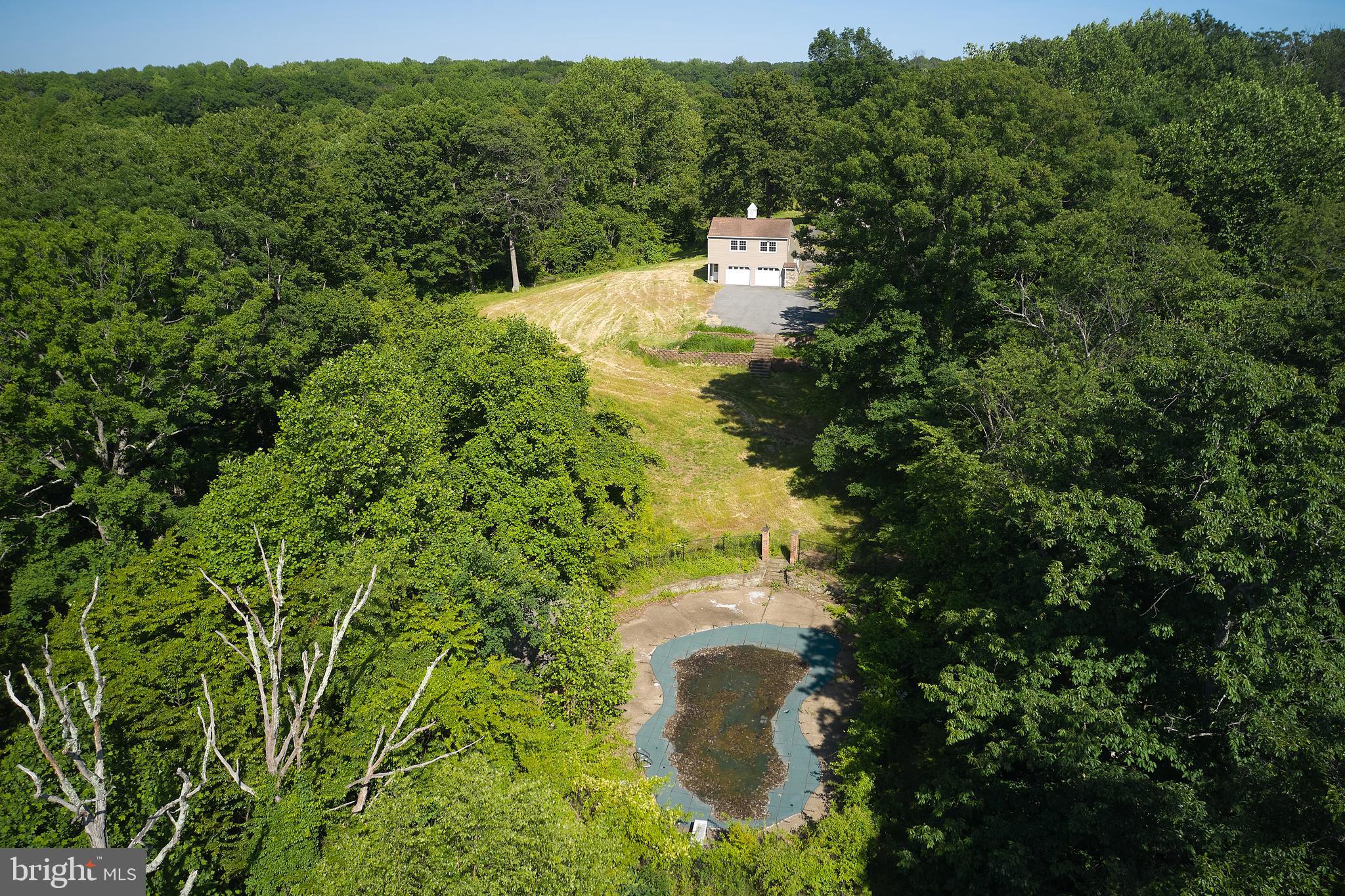 BARNESVILLE OUTSIDE - Land