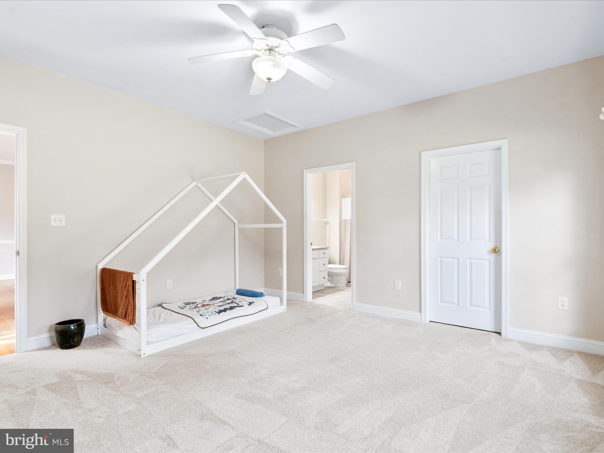 WHITE FLINT SPRINGS - Residential