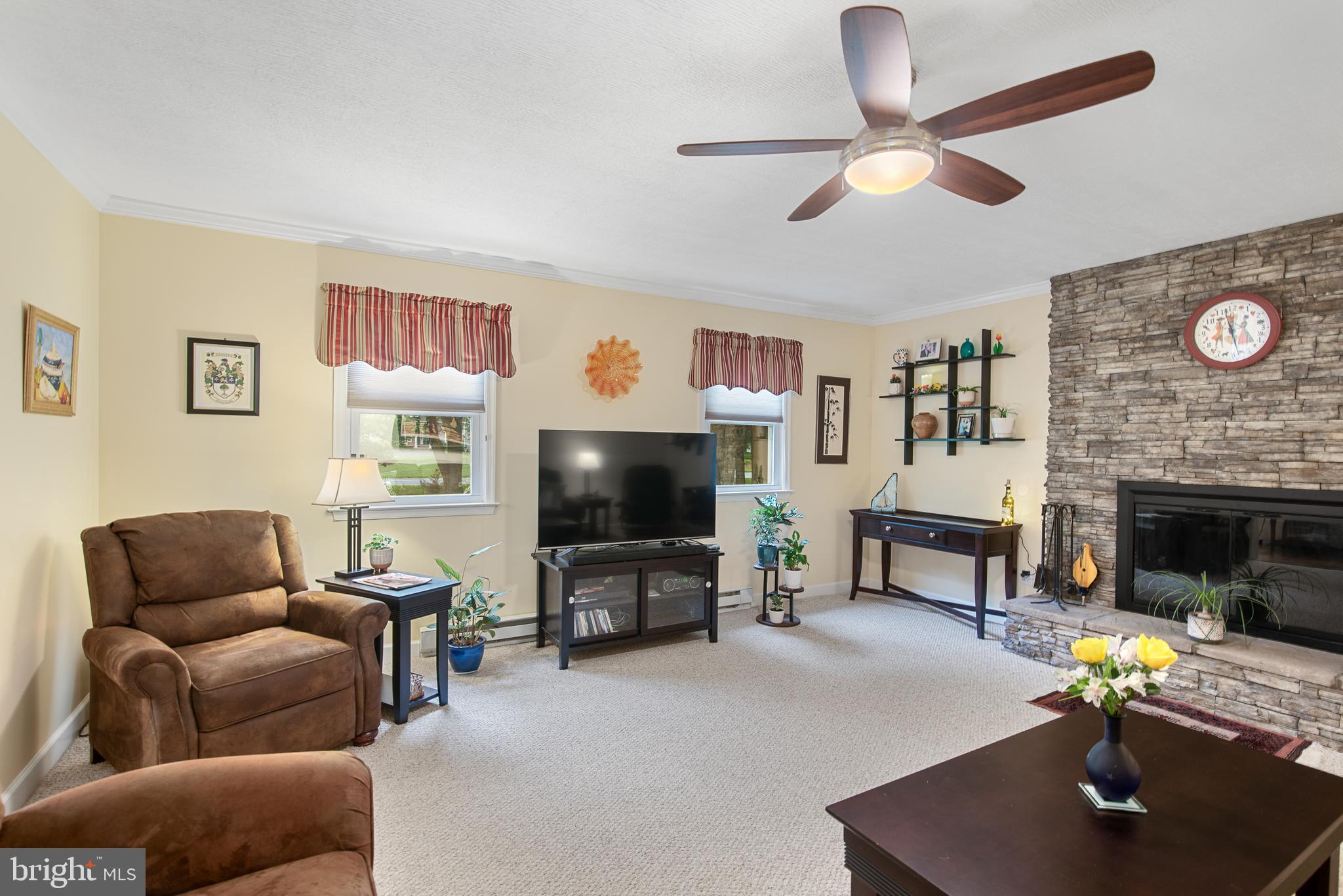 QUEEN ANNE ACRES - Residential