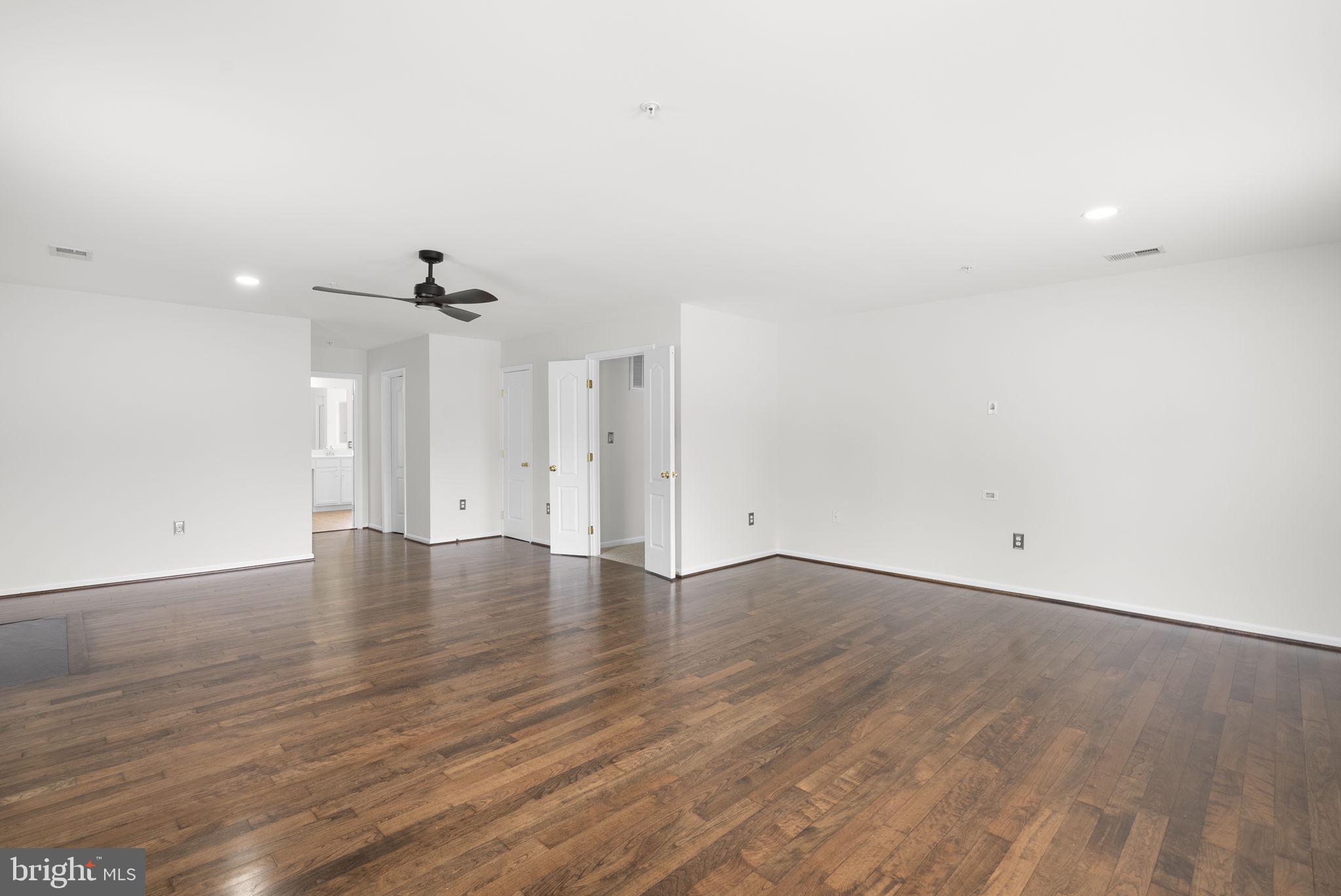 CLINTON ACRES - Residential