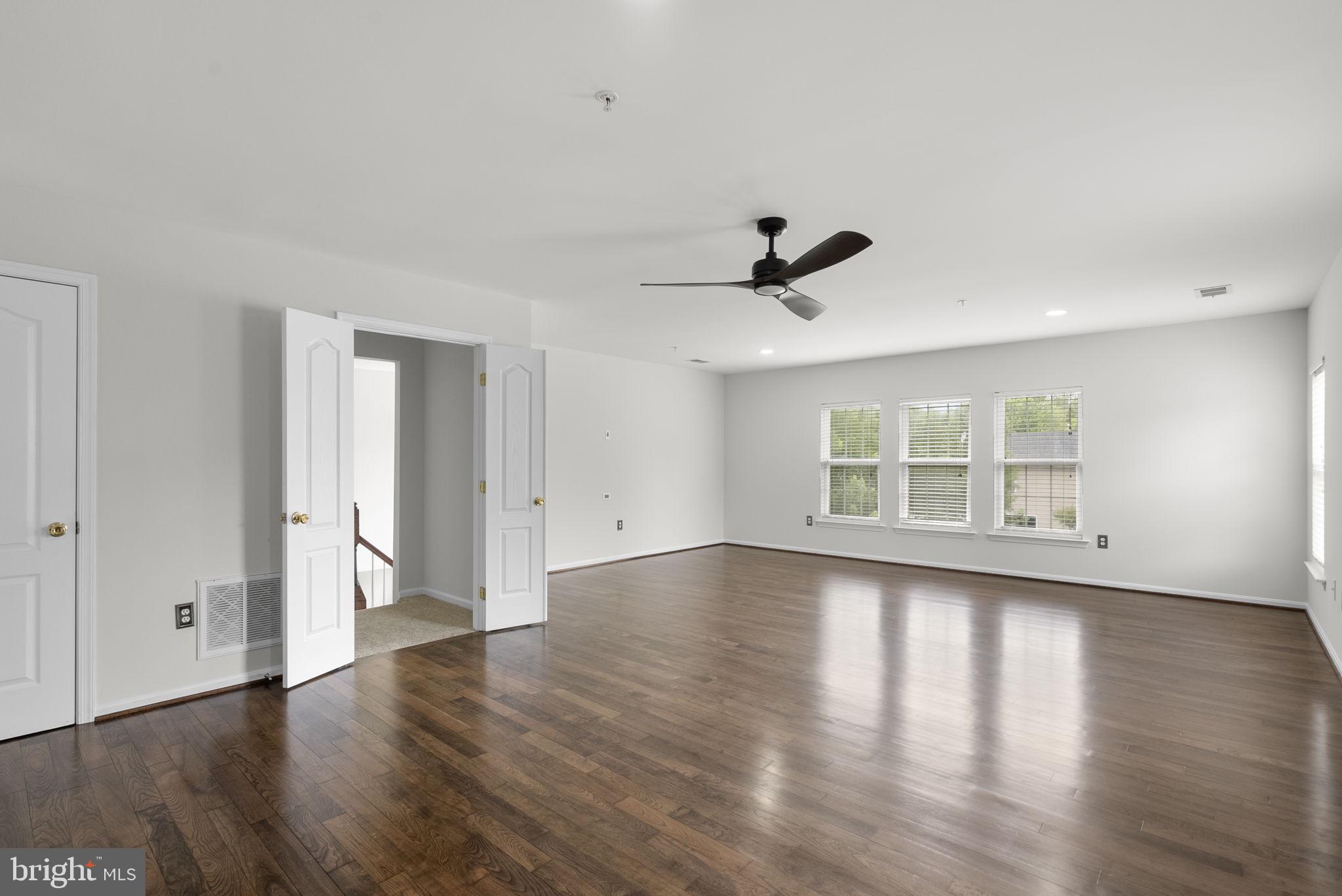 CLINTON ACRES - Residential