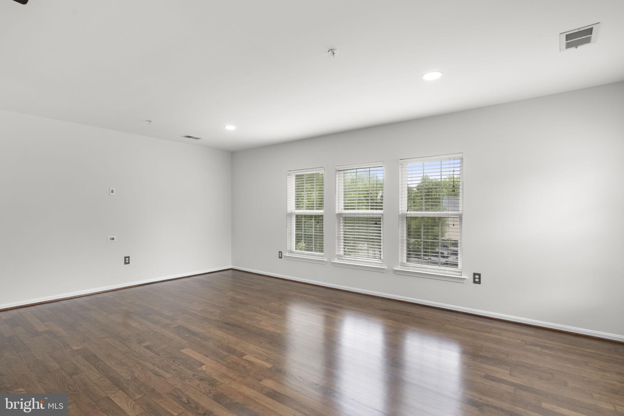 CLINTON ACRES - Residential