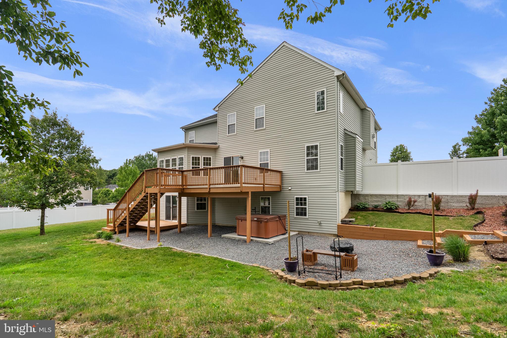 CLINTON ACRES - Residential