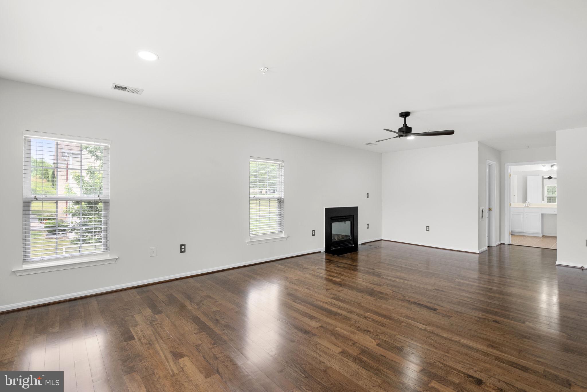 CLINTON ACRES - Residential