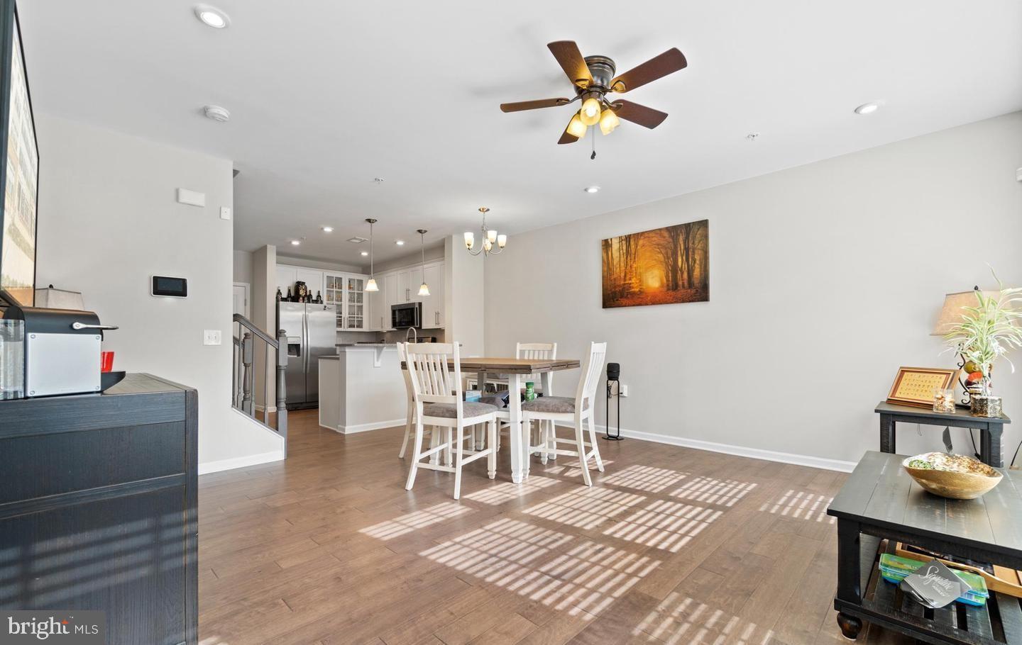 HAMPTON SQUARE CONDOMINIUMS - Residential Lease