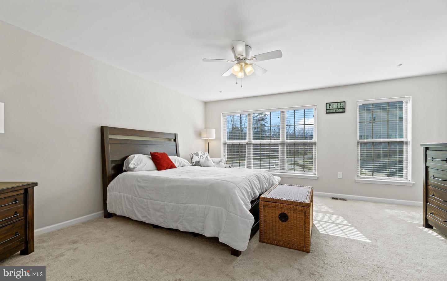 HAMPTON SQUARE CONDOMINIUMS - Residential Lease