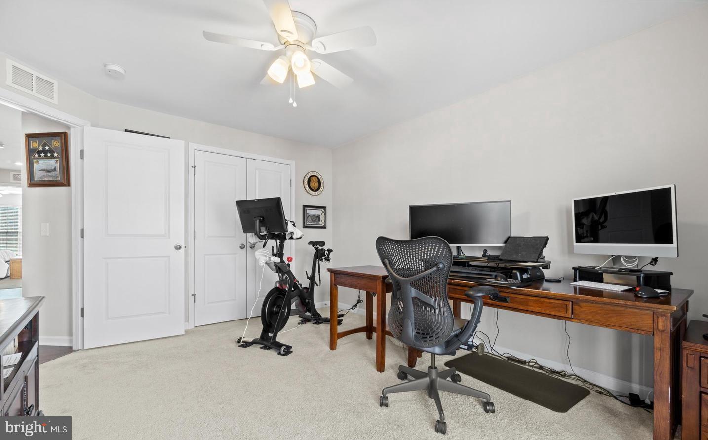 HAMPTON SQUARE CONDOMINIUMS - Residential Lease