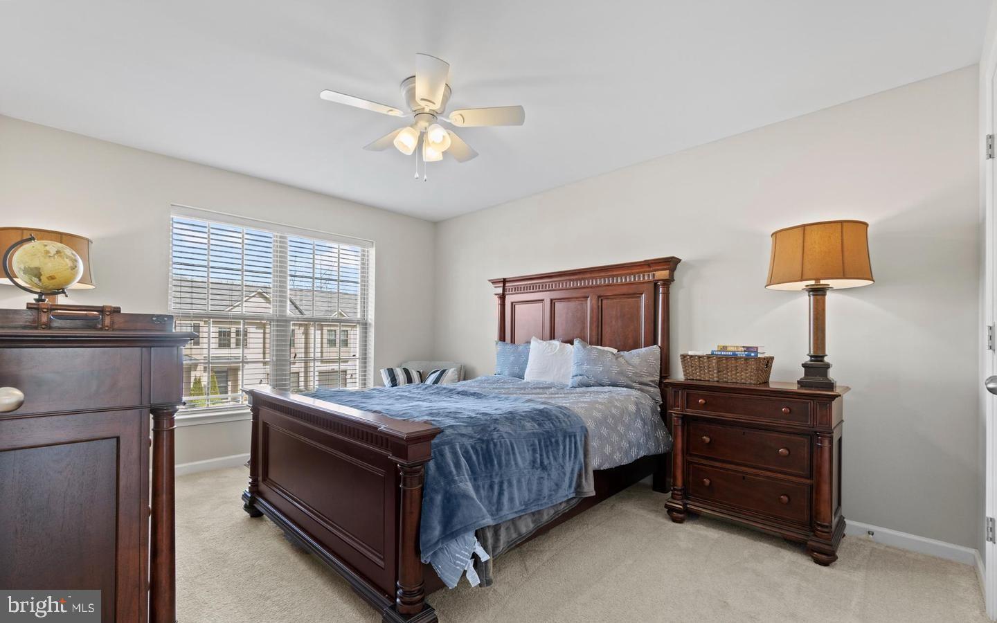 HAMPTON SQUARE CONDOMINIUMS - Residential Lease