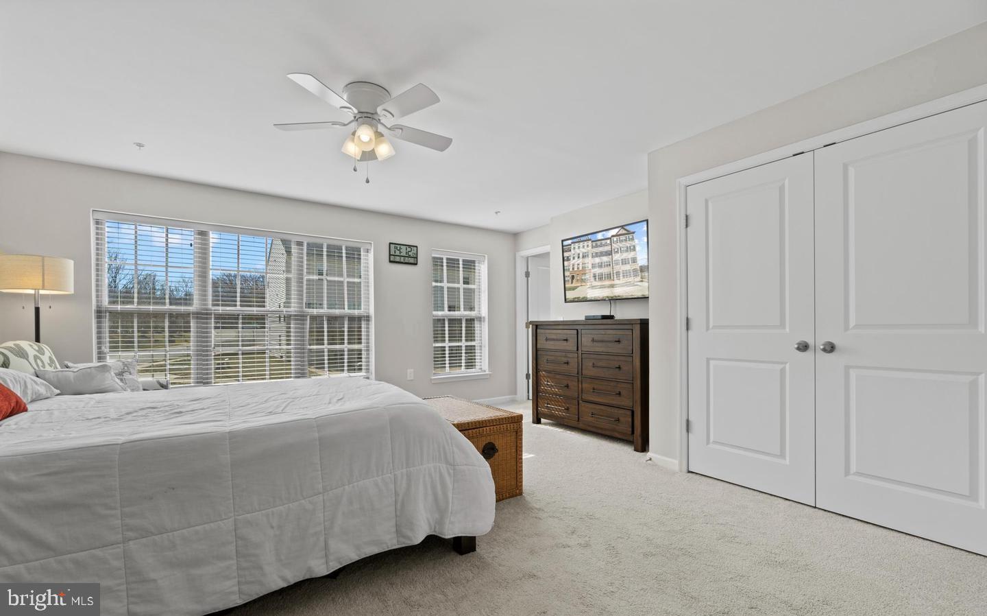 HAMPTON SQUARE CONDOMINIUMS - Residential Lease