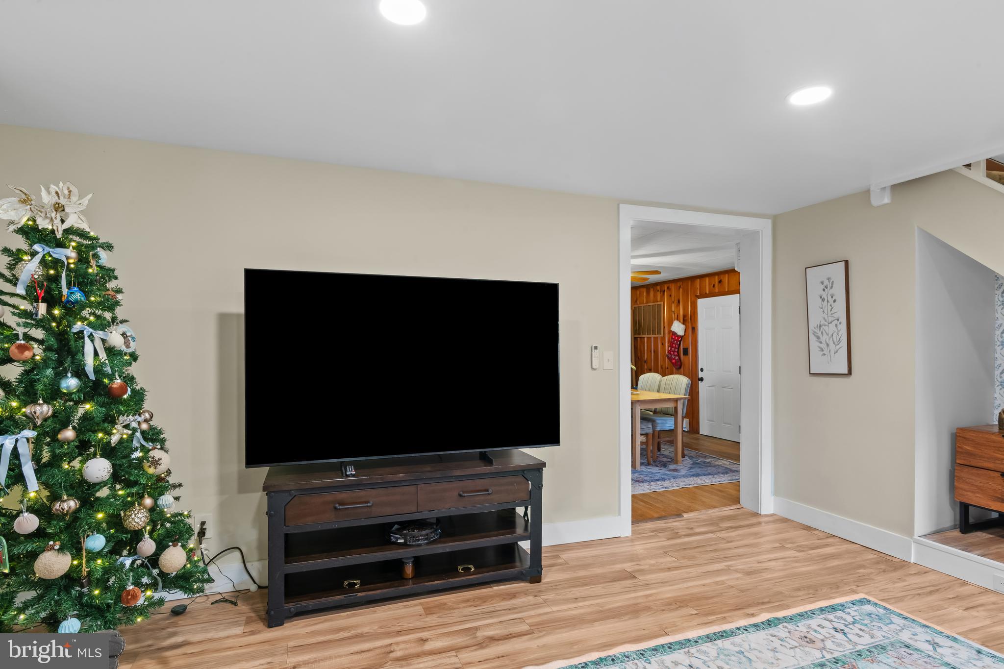 CASH CORNER EST - Residential