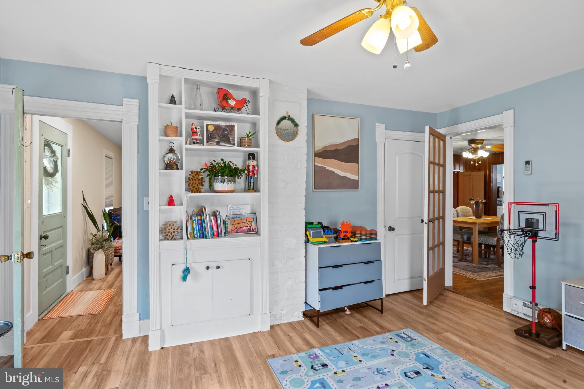 CASH CORNER EST - Residential