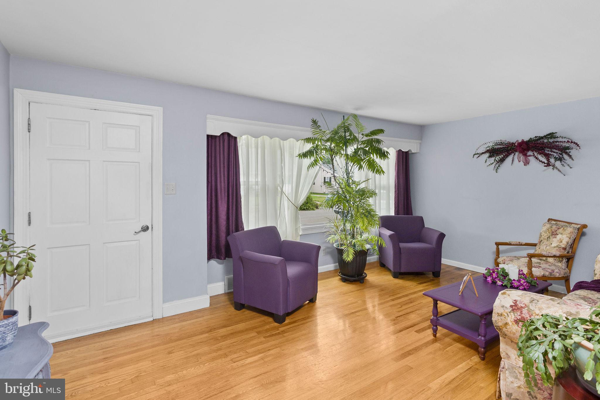 1 LEE COURT