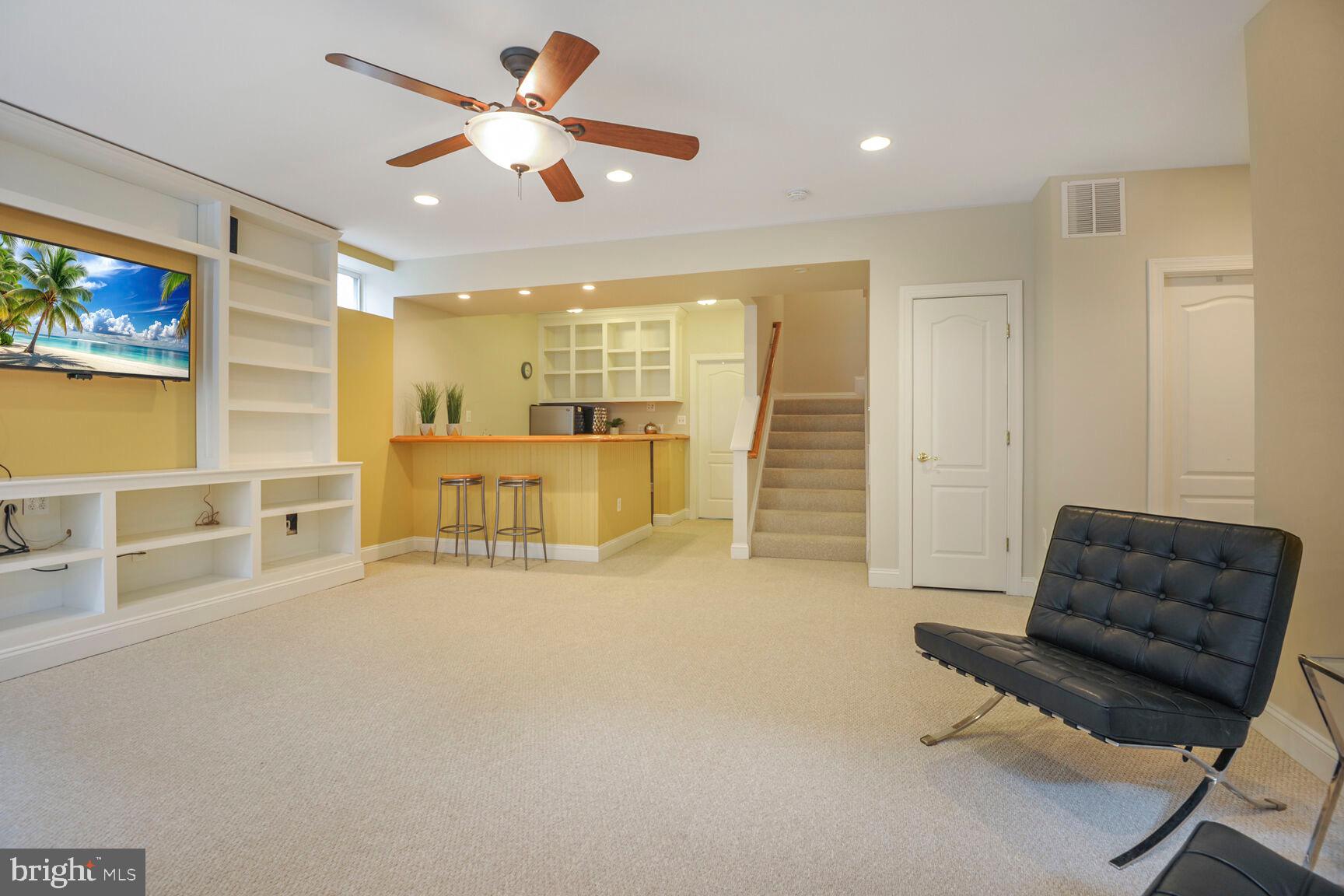 HAMLET AT LEESBURG - Residential