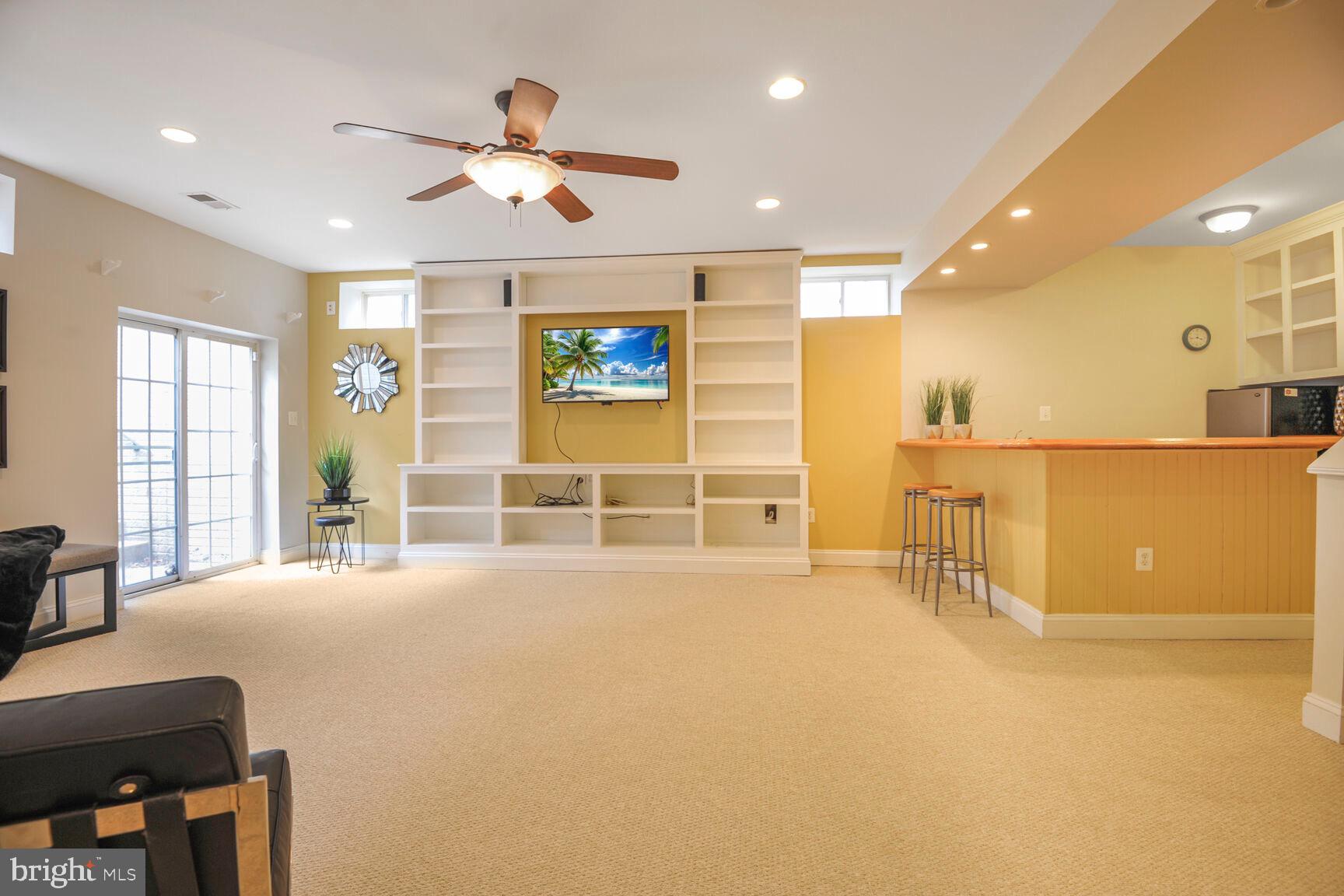 HAMLET AT LEESBURG - Residential