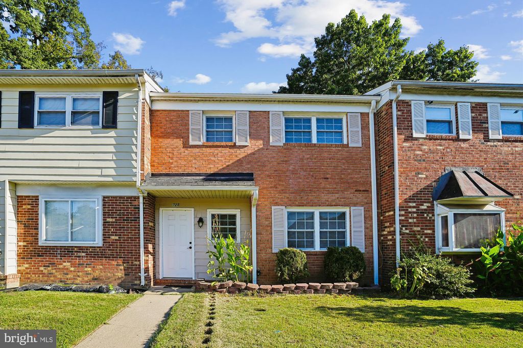 Photo of 725 Bellows Avenue, FREDERICKSBURG, VA 22405 (MLS # VAST2043380)