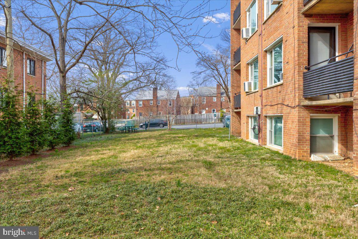 COLUMBIA PIKE - Residential Lease