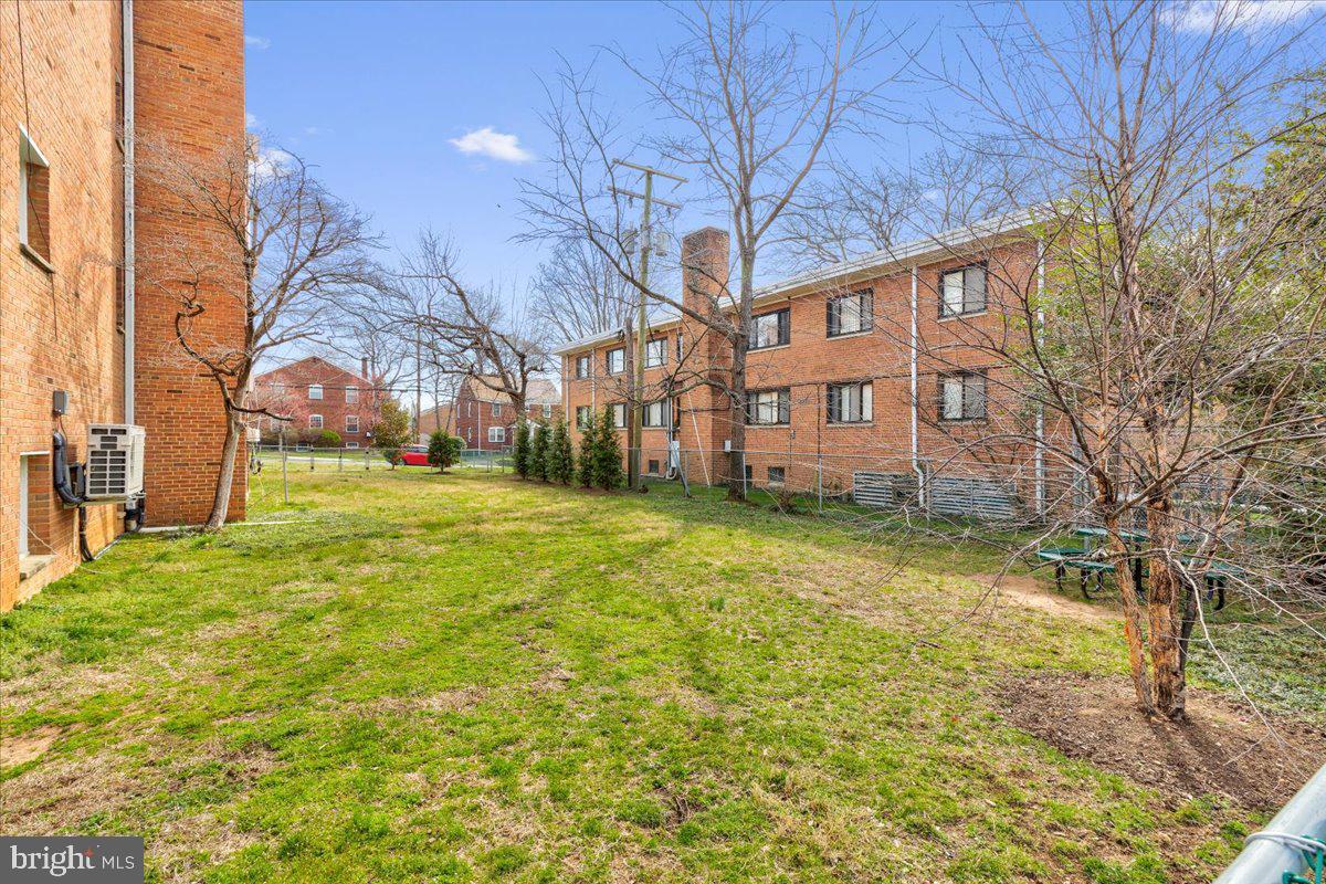 COLUMBIA PIKE - Residential Lease