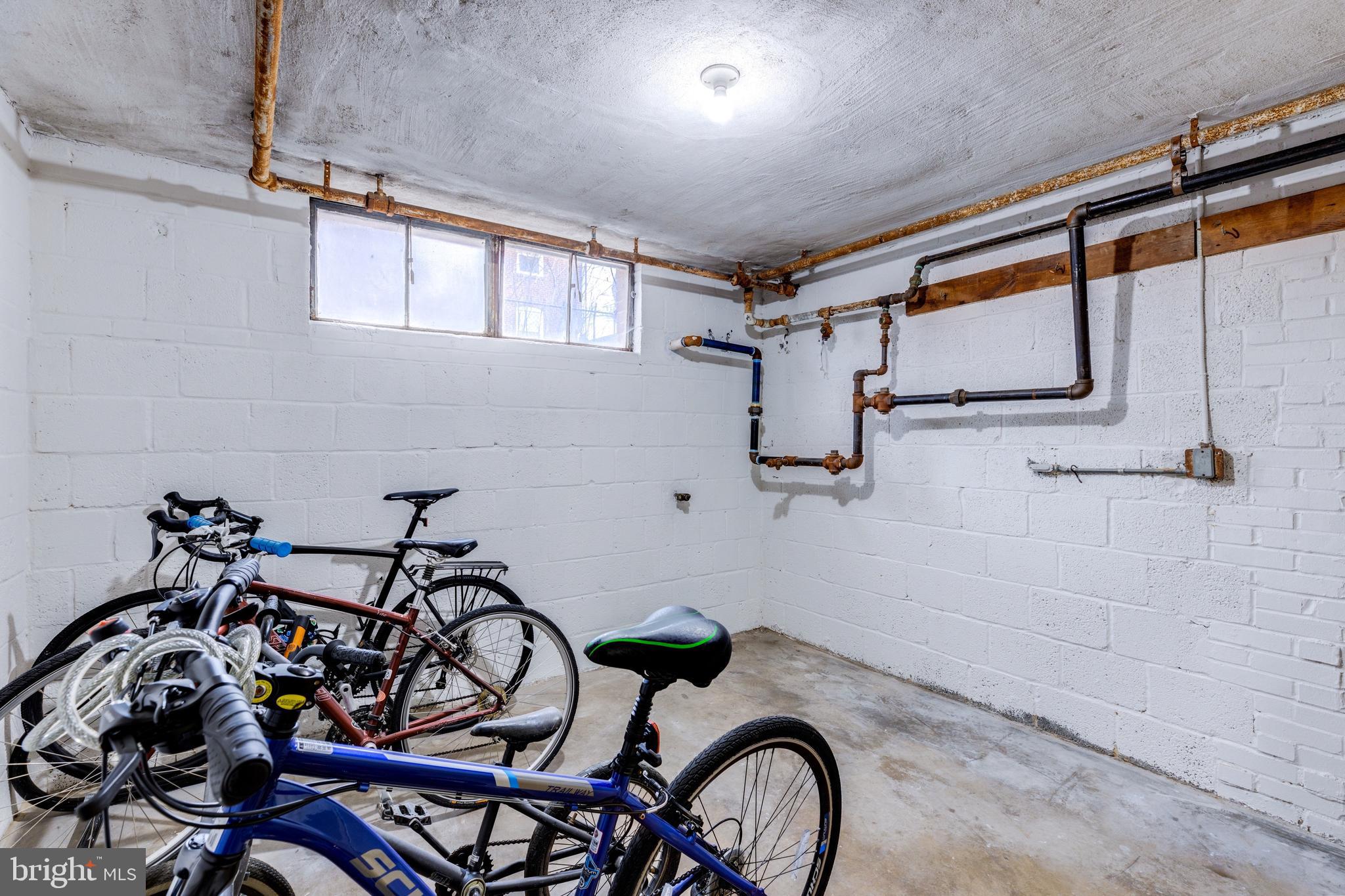 COLUMBIA PIKE - Residential Lease