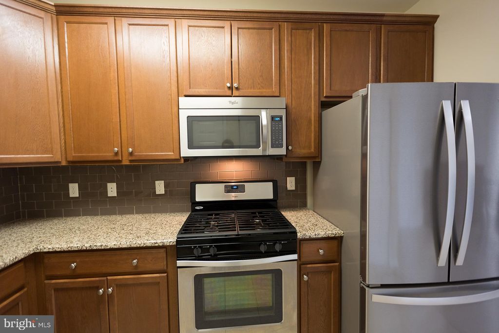 listing image 0