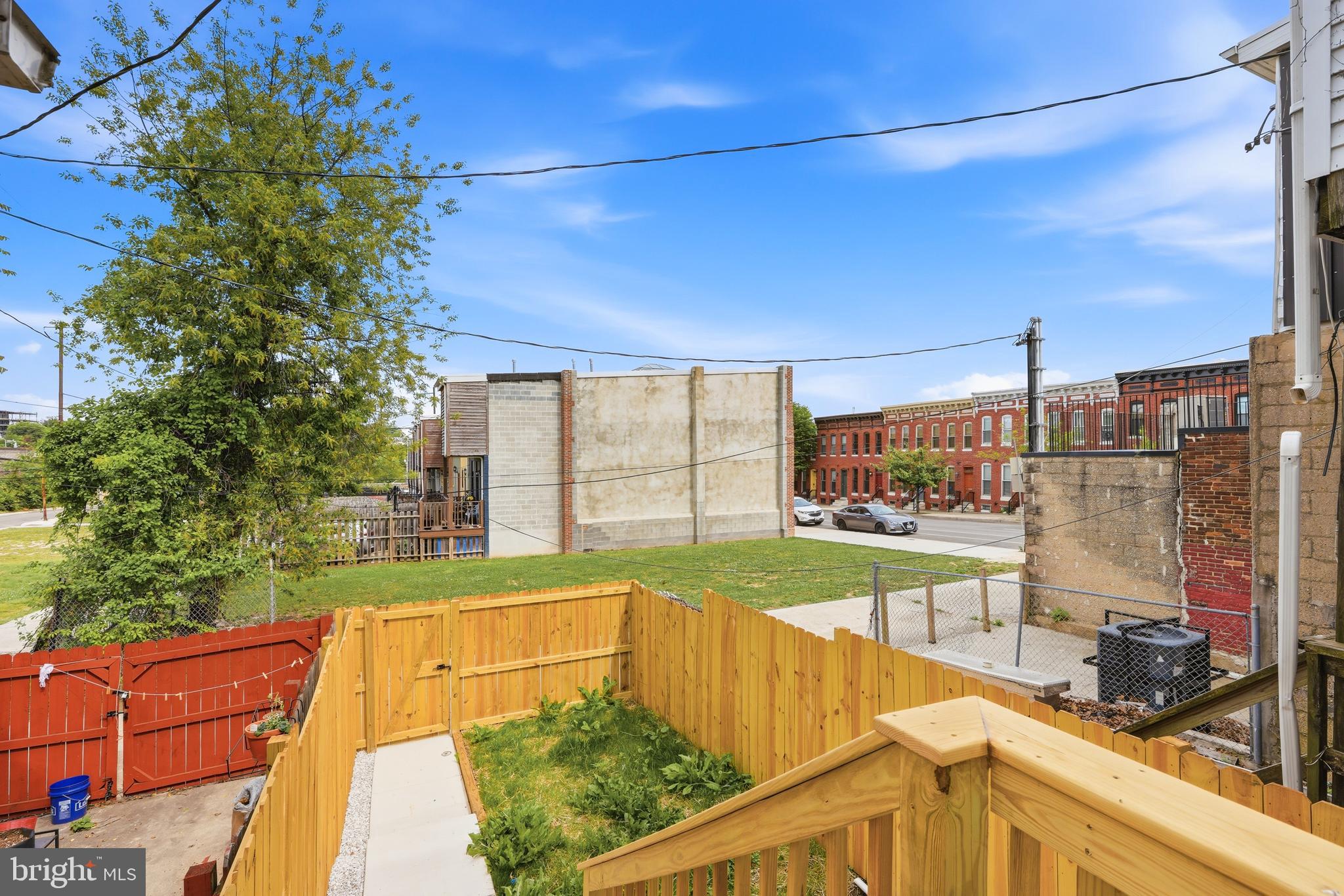 BROADWAY EAST - Residential